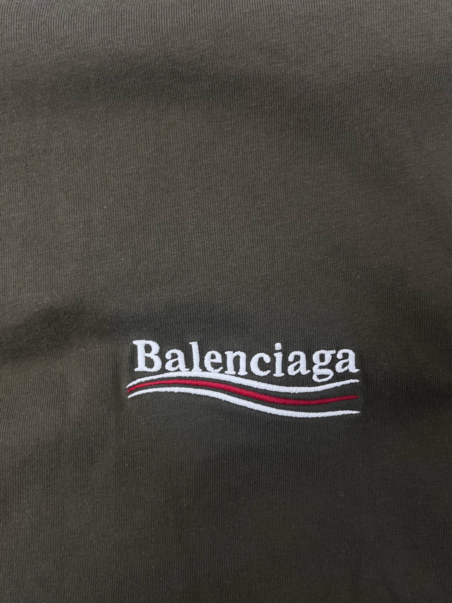 Balenciaga balenciaga logo crew neck t-shirt beige Size US L / EU 52-54 / 3 - 3 Thumbnail