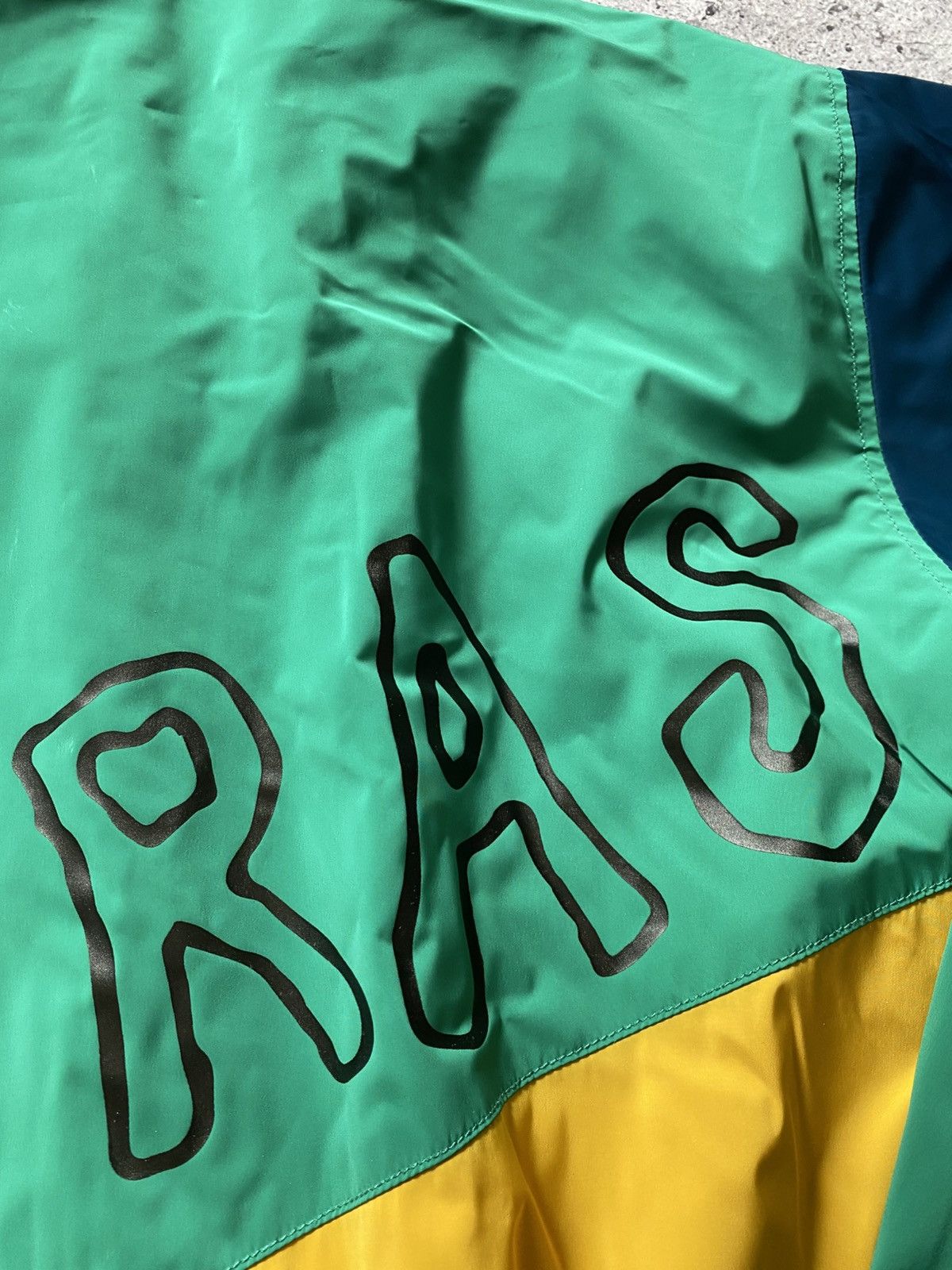 Guess Guess x J Balvin Vibras Retro Windbreaker Nylon Logo Jacket Size US L / EU 52-54 / 3 - 11 Thumbnail