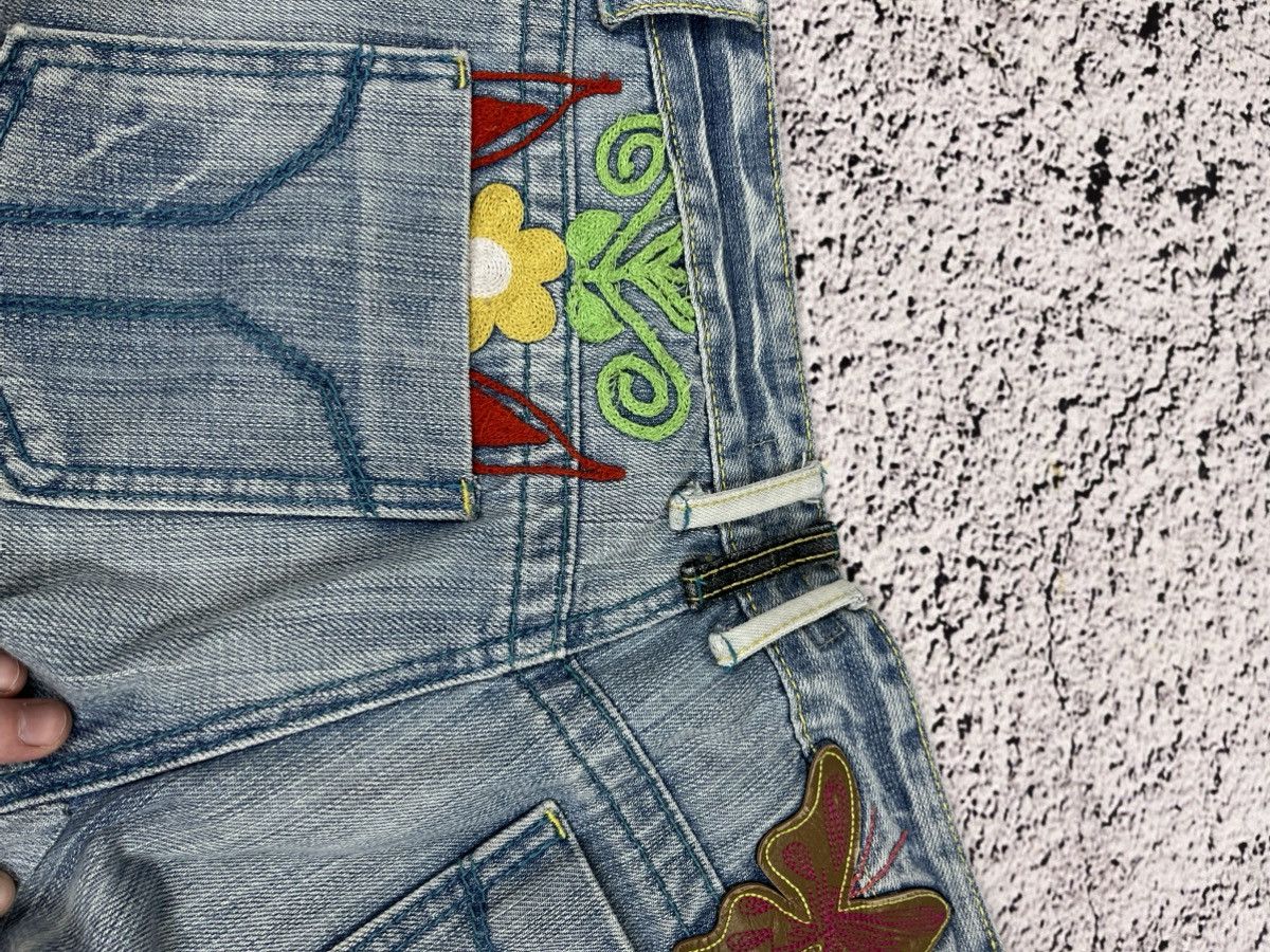 Miss Sixty Vintage Miss Sixty Floral Embroidered Low-Rise Jeans Size 31" - 10 Thumbnail