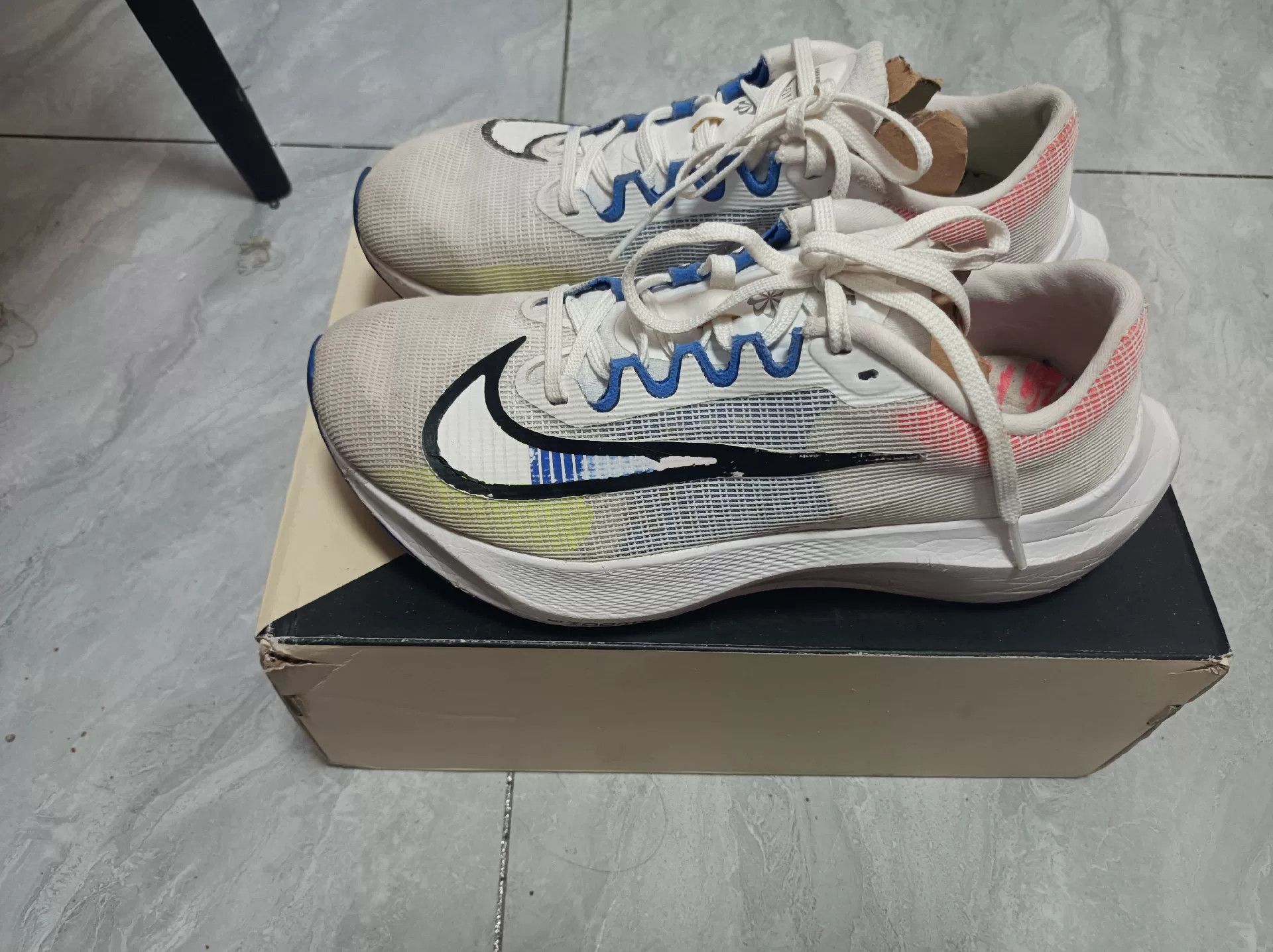 Nike Nike ZOOM Multi Lowtop Sneakers 9 Men Size US 9 / EU 42 - 1 Thumbnail