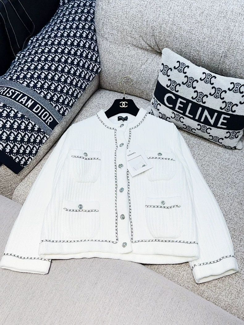 Chanel Chanel 22B white four-pocket pit strip leather wear chain Size XS / US 0-2 / IT 36-38 - 1 Thumbnail