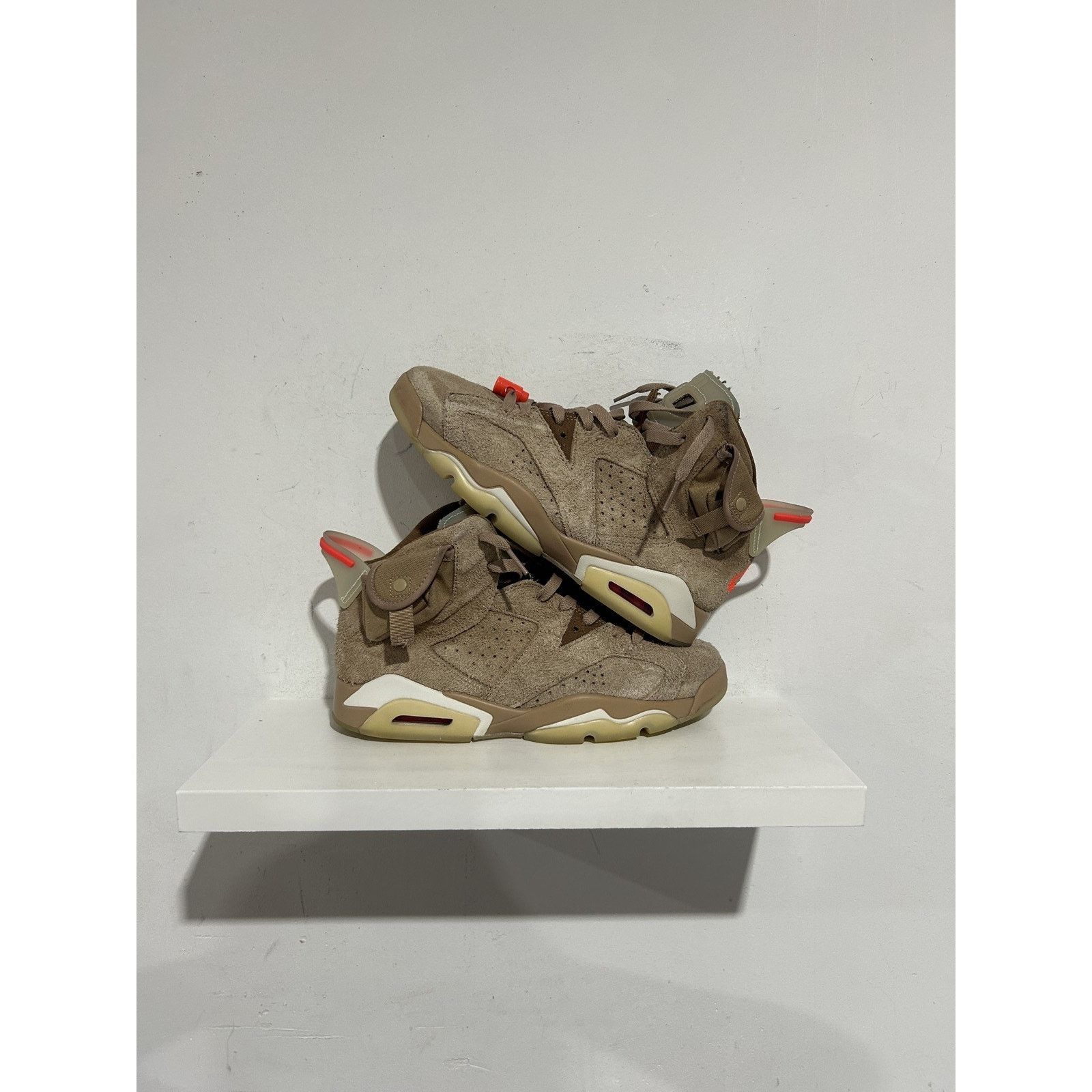 JORDAN 6 RETRO TRAVIS SCOTT BRITISH KHAKI SIZE 8 PREOWNED