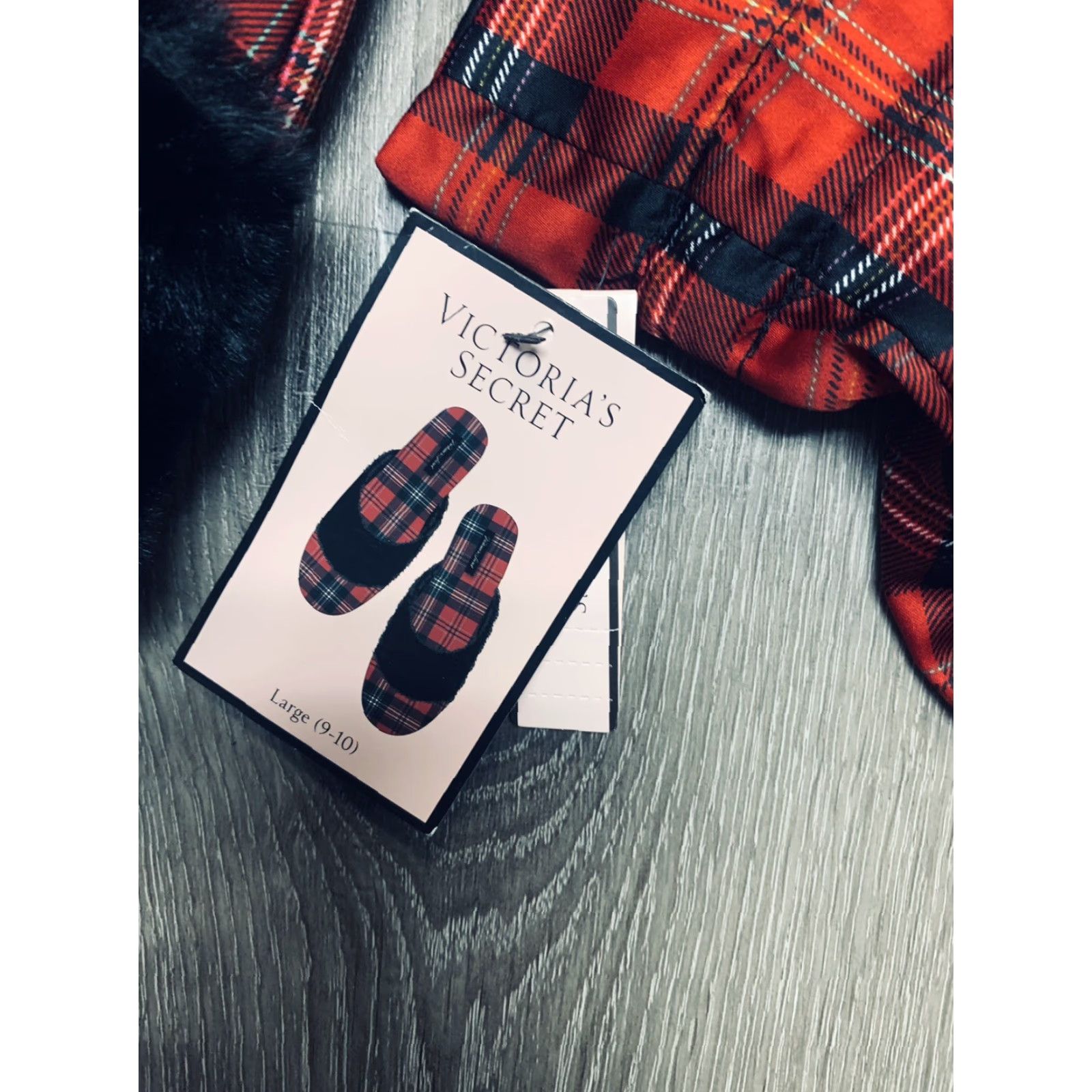 Victoria's Secret VINTAGE Victoria's Secret Slipper Red Plaid Satin L (9-10) NWT with Bag Womens Size ONE SIZE - 4 Thumbnail