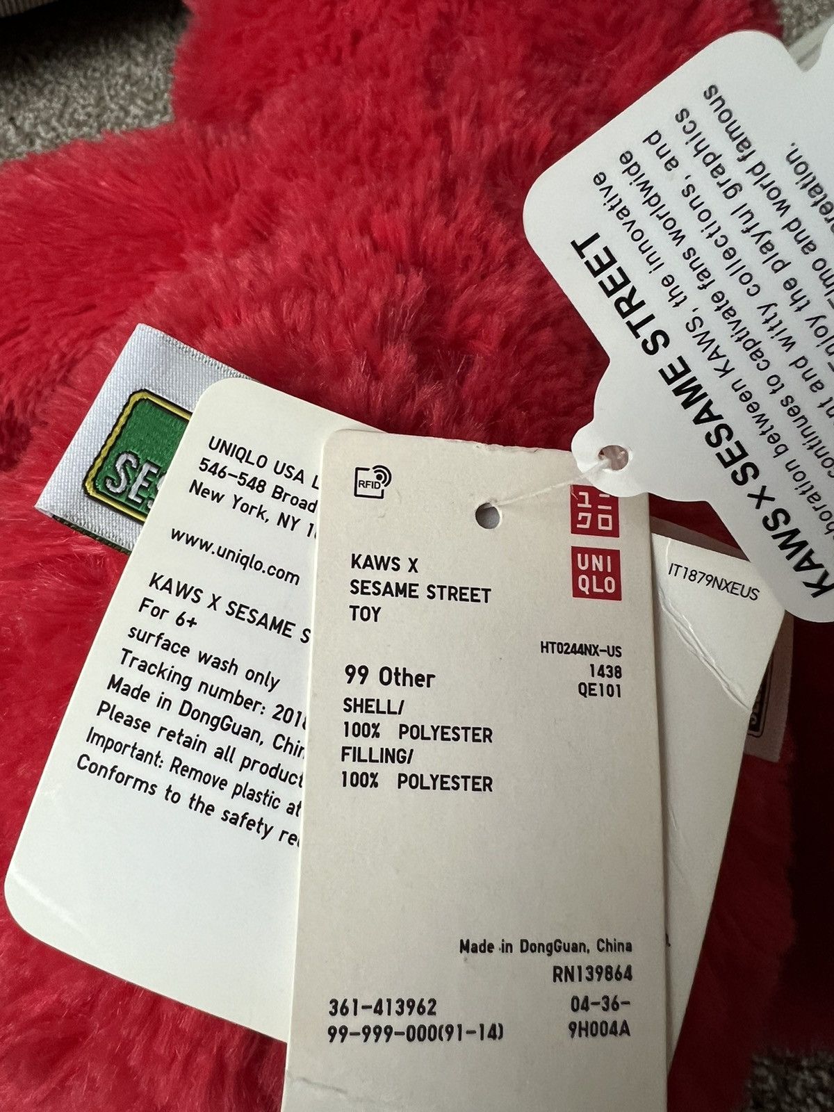 Kaws × Uniqlo Laws x uniqulo elmo plush Size ONE SIZE - 3 Thumbnail