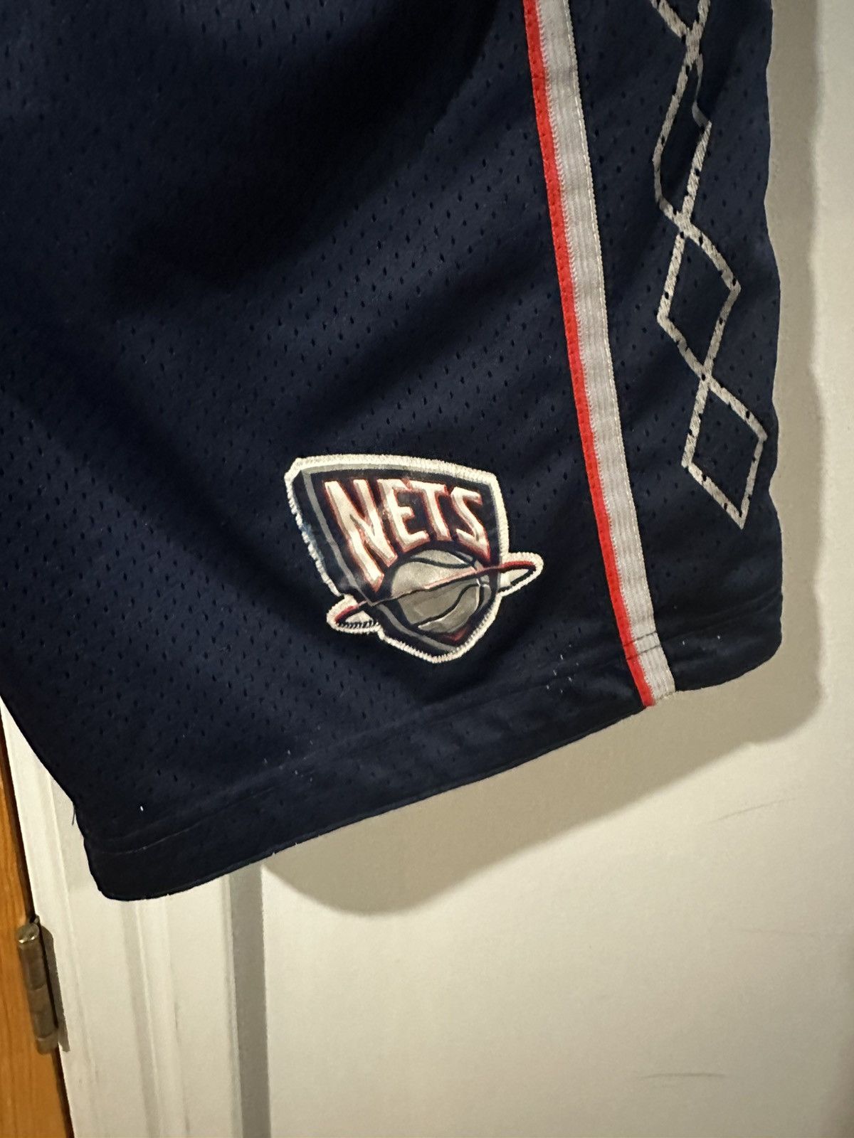 Nike Vintage Nike Brooklyn Nets Shoets Size US 32 / EU 48 - 3 Thumbnail