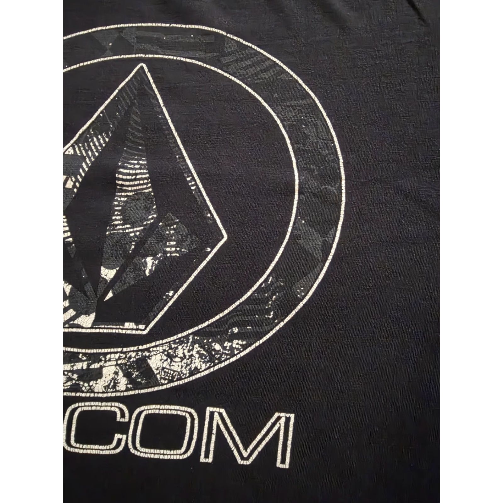 Volcom Vtg Y2K Volcom Big Logo Graphic T Shirt Back Hit Black Mens Medium Skater Surf Graphic 90s Grunge Logo Crew Neck Short Sleeve Cotton T-Shirt Size US M / EU 48-50 / 2 - 4 Thumbnail