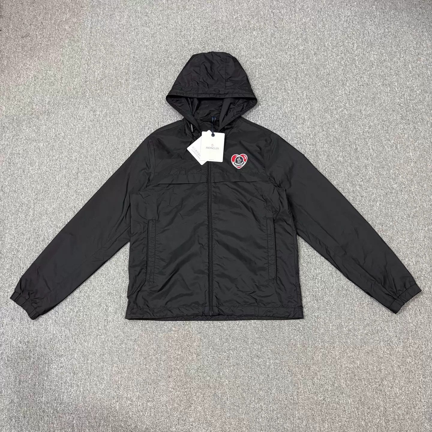 Moncler Moncler black heart logo nylon hooded jacket size 3 Size M / US 6-8 / IT 42-44 - 1 Thumbnail