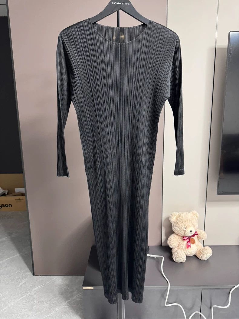 Issey Miyake size:2 Black long-sleeved dress