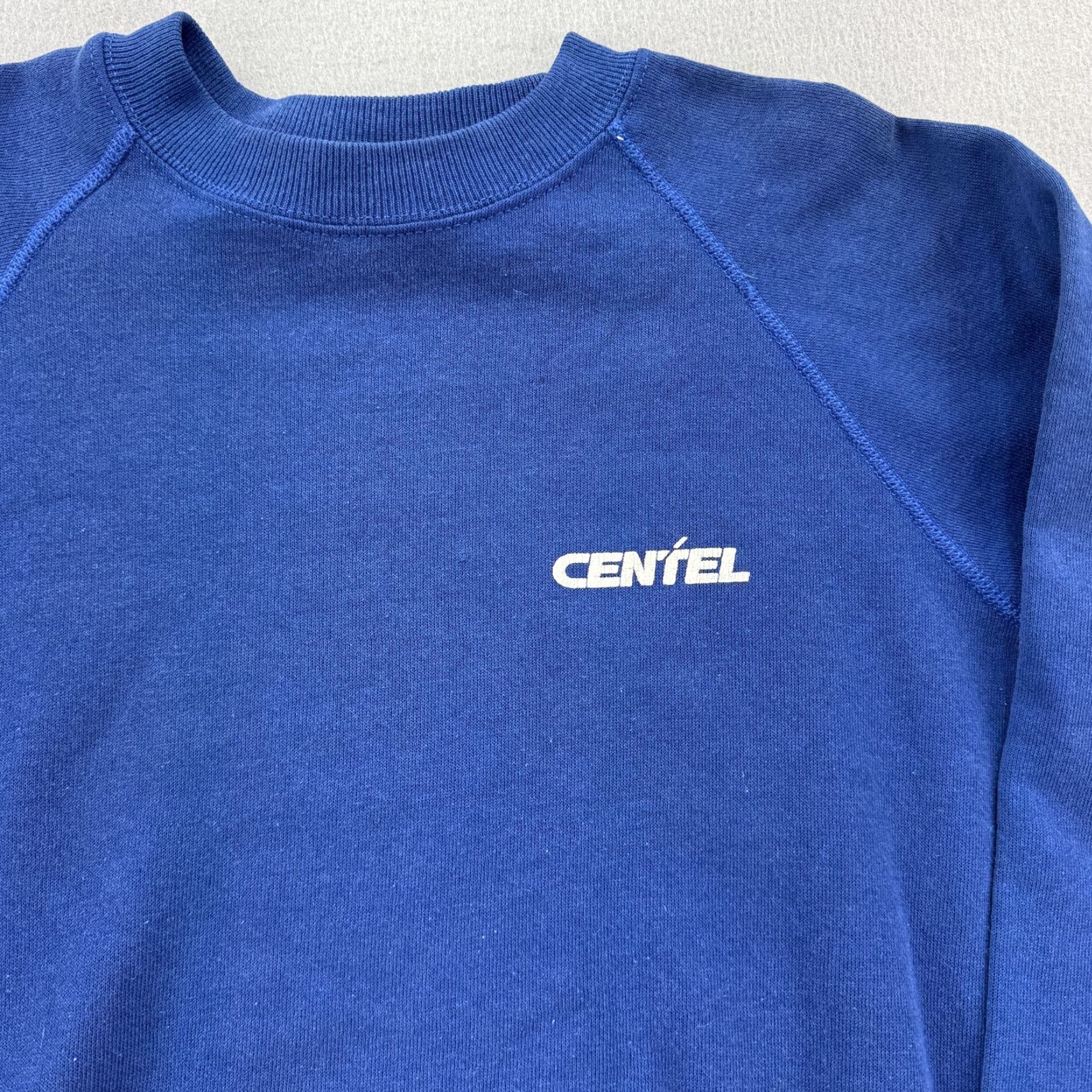 Etro VINTAGE Centel Sweatshirt Mens Large Bassett-Walker Crewneck 50/50 90s Retro Blue Cotton Polyester Knit Pullover All Seasons Size US L / EU 52-54 / 3 - 2 Thumbnail