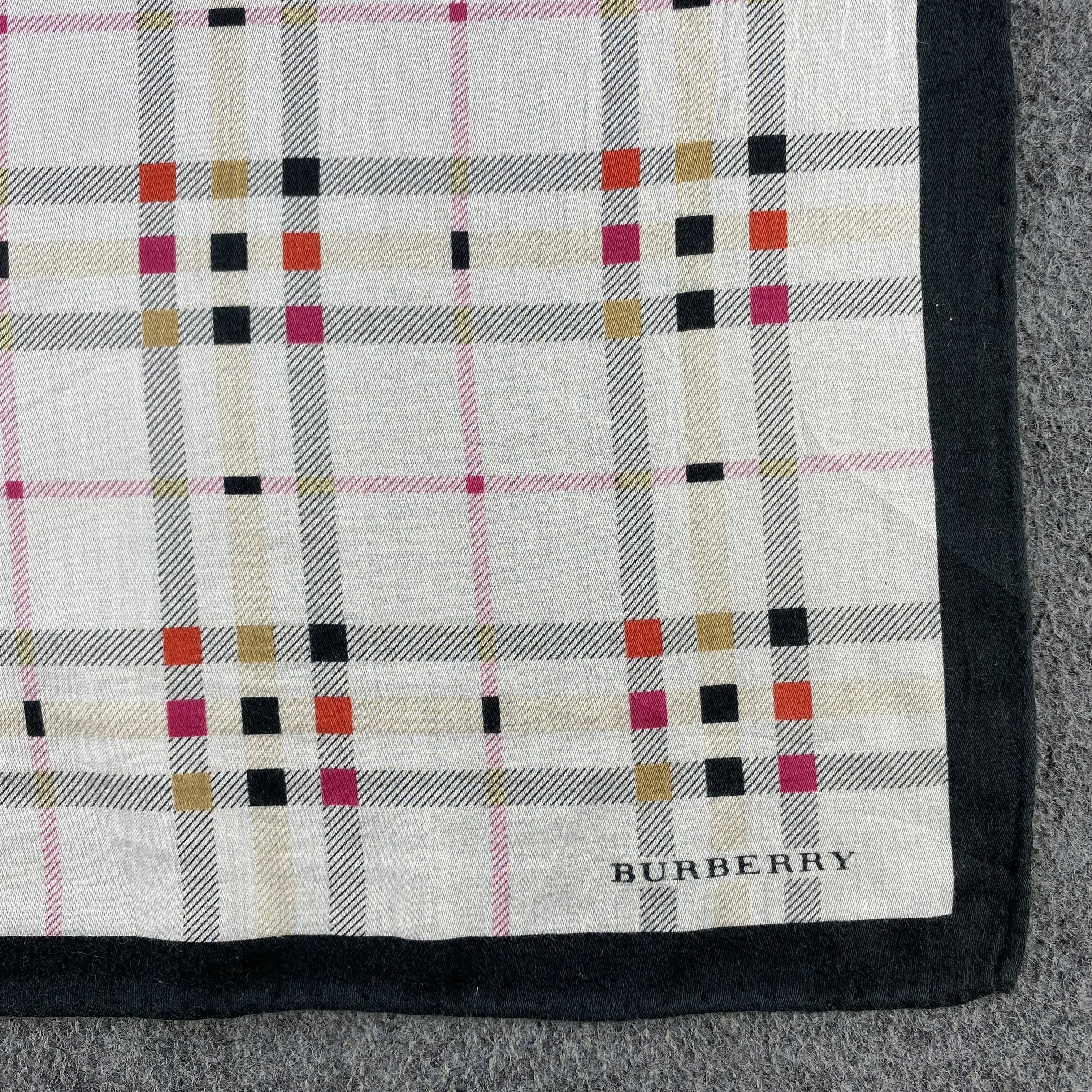 Burberry × Vintage Burberry Handkerchief/Neckerchief/Bandana HC784 Size ONE SIZE - 3 Thumbnail