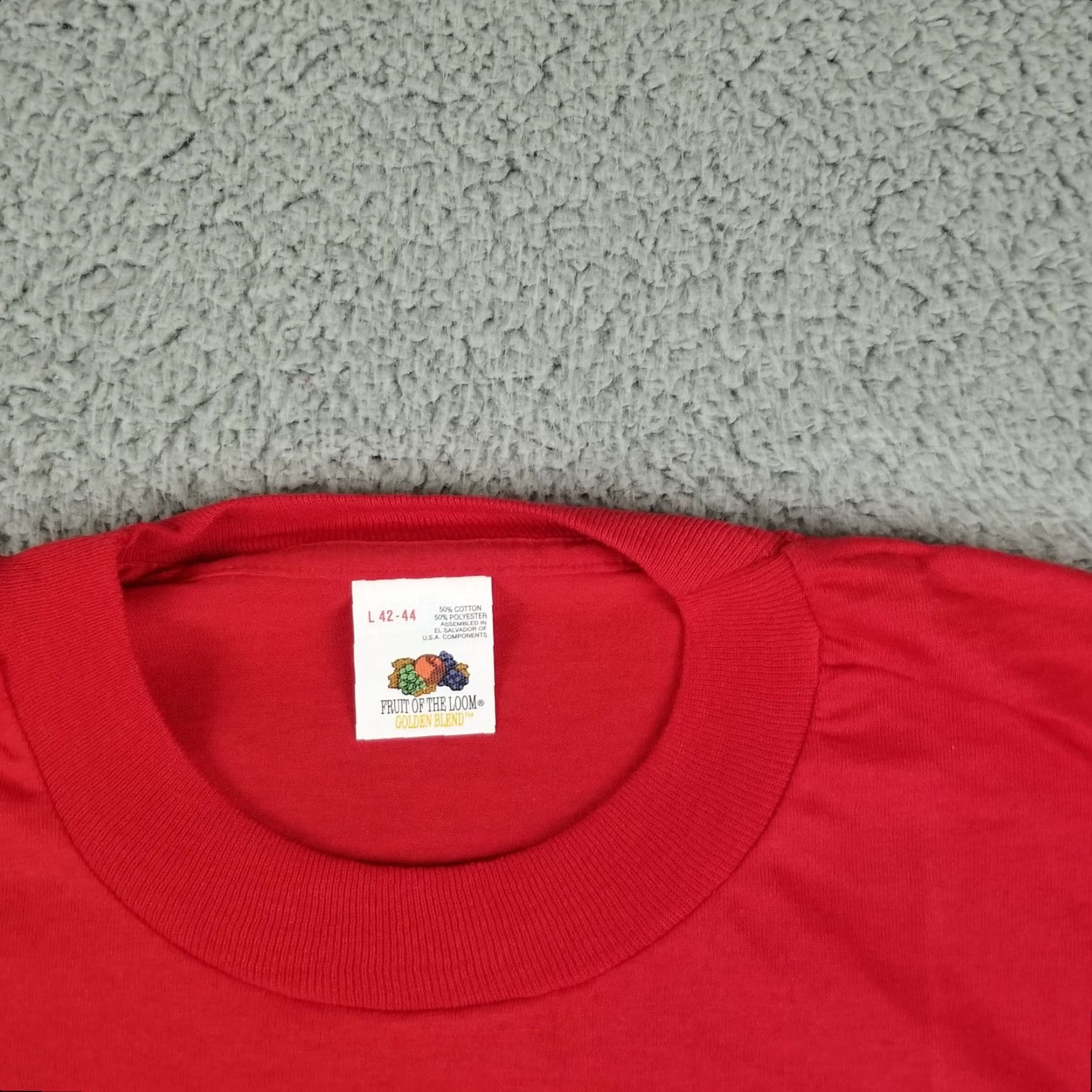Fruit Of The Loom VINTAGE Fruit of the Loom T-Shirt Adult Large Red Pocket 90s Grunge 1994 USA Mens Size US L / EU 52-54 / 3 - 3 Thumbnail