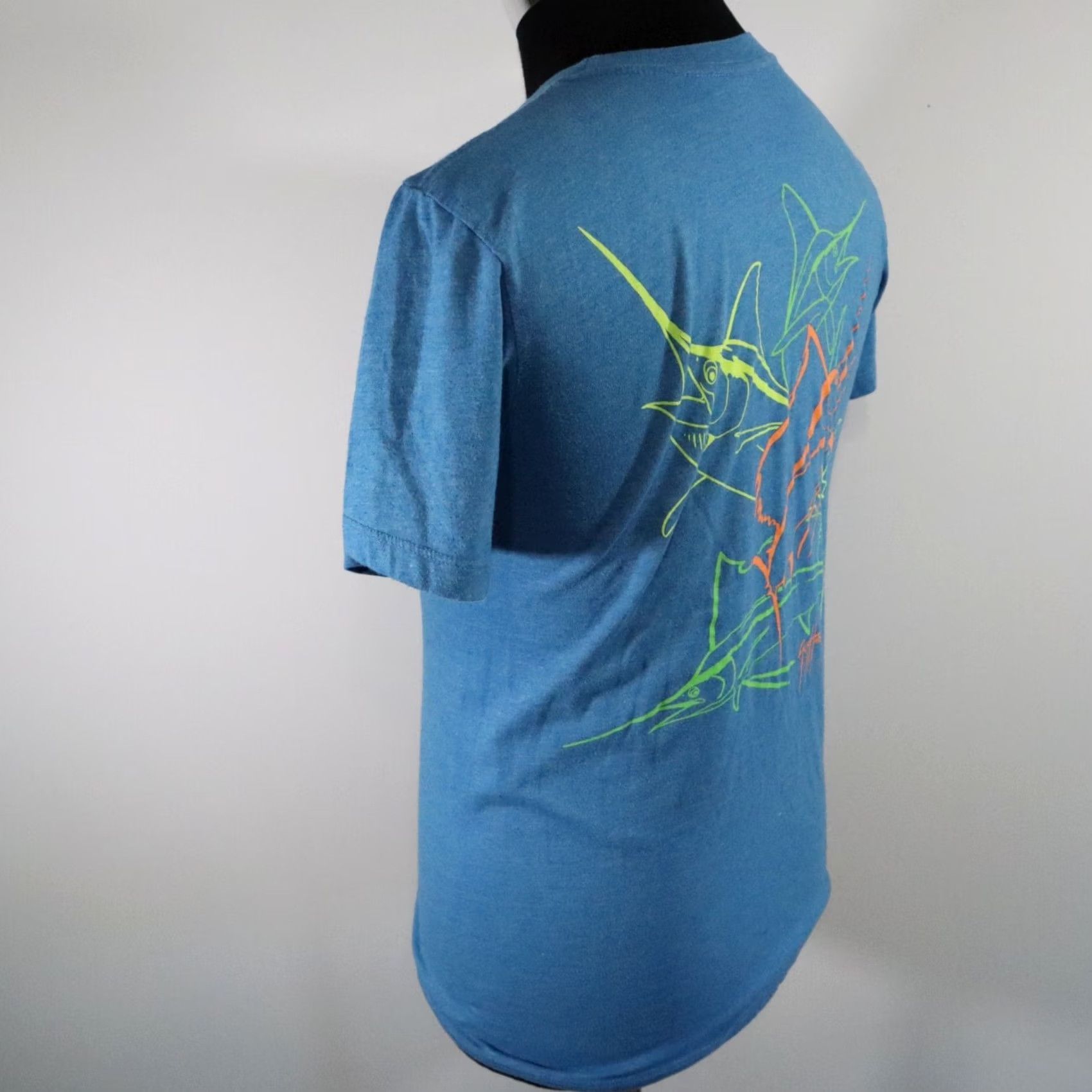 Guy Harvey Guy Harvey T-Shirt Mens Small Crew Neck Tee Blue Short Sleeve Sport Fishing Shirt Mens Small Blue Logo 90s? Size US S / EU 44-46 / 1 - 7 Thumbnail