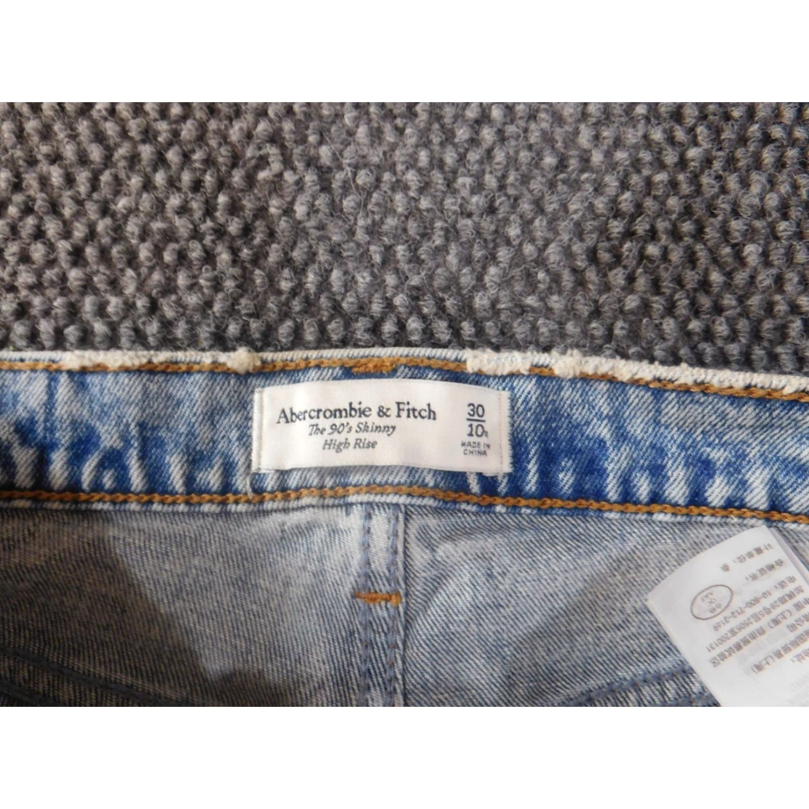 Abercrombie & Fitch Abercrombie & Fitch Womens Jeans 10 Blue High Rise Skinny 90s Distressed, Light Wash, Zipper, Denim, 30 Inseam, Regular Women Shoes? Size 32" / US 10 / IT 46 - 3 Thumbnail