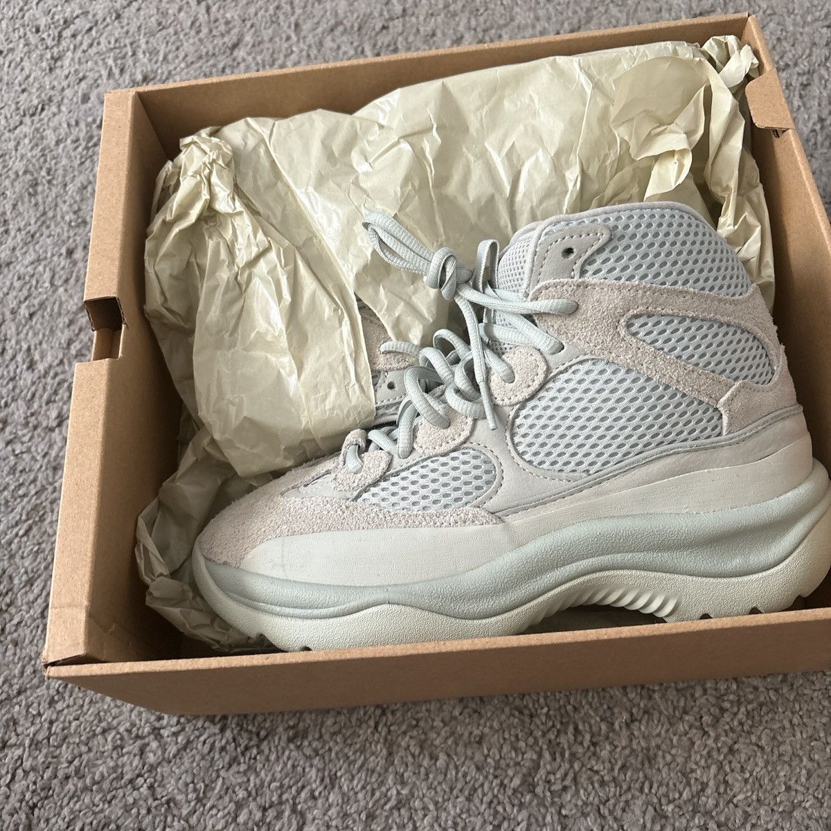 Yeezy Yeezy DSRT BT Size US 5 / EU 37 - 1 Thumbnail