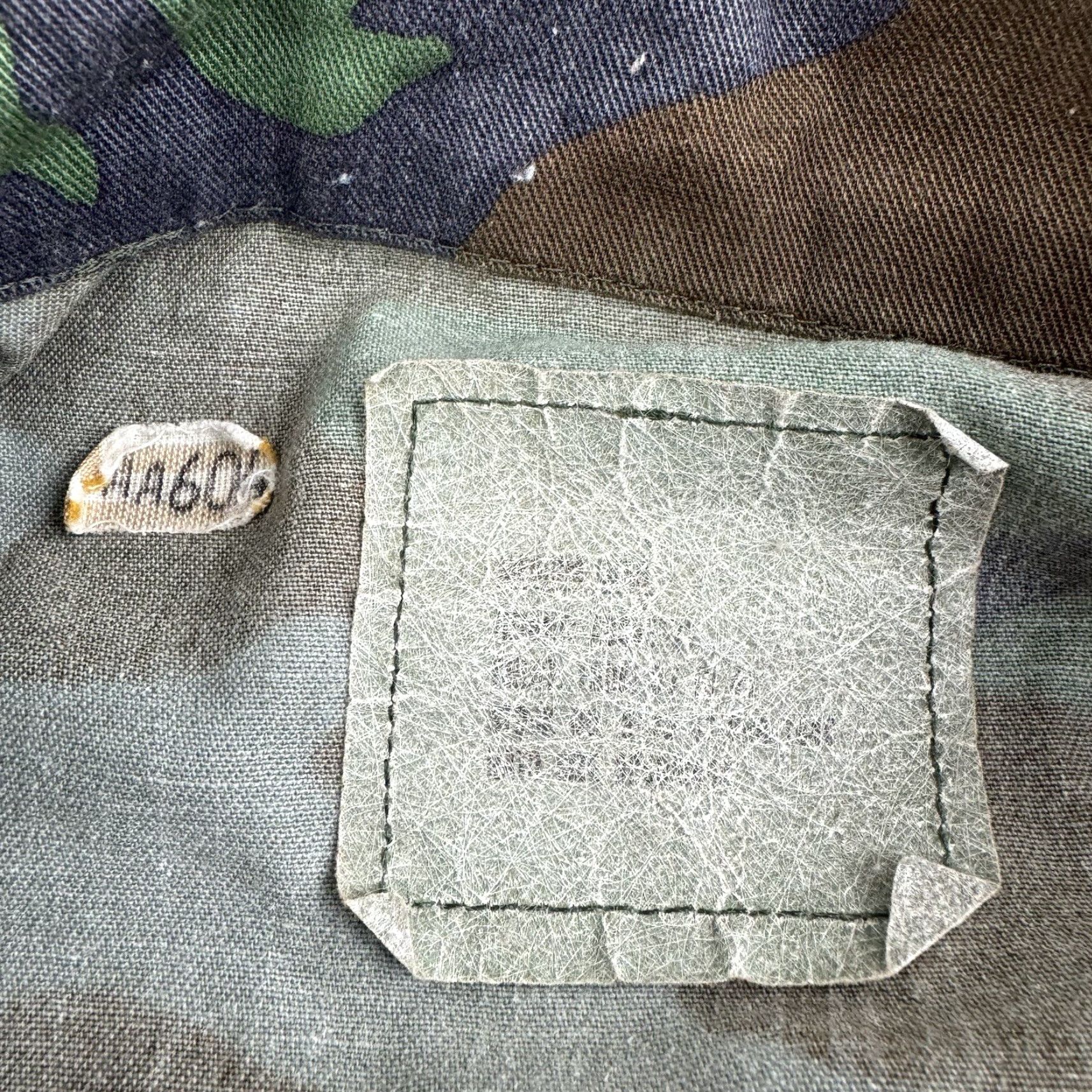 Vintage VINTAGE Army Button Up Shirt Adult Medium Green Military US Army 80s 1980s Camouflage Button-Up Mens Size US M / EU 48-50 / 2 - 4 Thumbnail