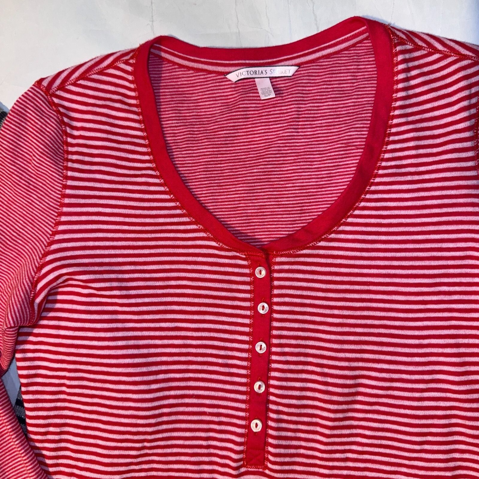 Victoria's Secret Lot of 2 Victoria's Secret Red & Gray Long Sleeve Loungewear Size S / US 4 / IT 40 - 3 Thumbnail