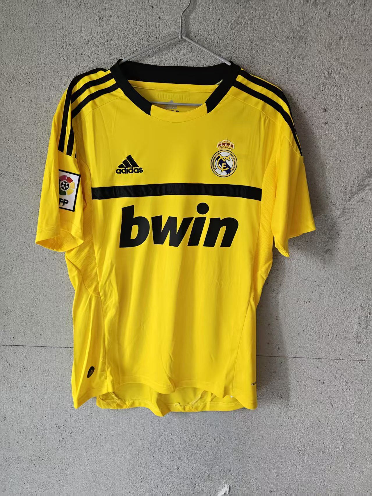 Other 2011 2012 Real Madrid #1 Iker Casillas Jersey Size US L / EU 52-54 / 3 - 2 Thumbnail
