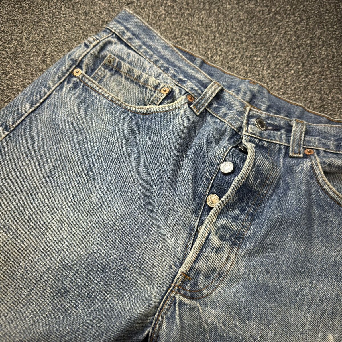 Levi's Vintage Clothing Vintage Levis 501 Acid Washed Faded Aging Denim Made in Usa Size US 33 - 13 Thumbnail