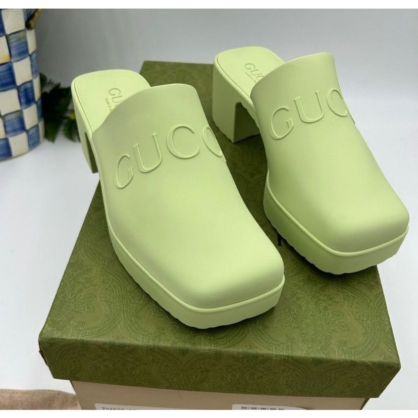 Gucci Women’s Gucci, clog, rubber sandals, size 35 made in Italy Size US 5 / IT 35 - 1 Thumbnail