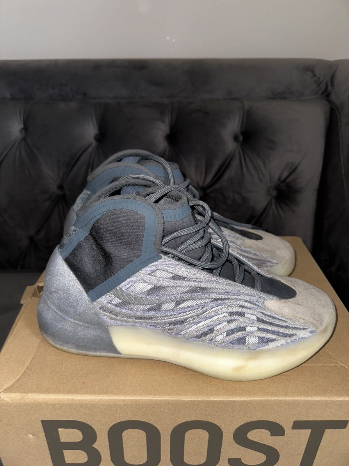 Yeezy QNTM BSKTBL Size US 10 / EU 43 - 4 Thumbnail