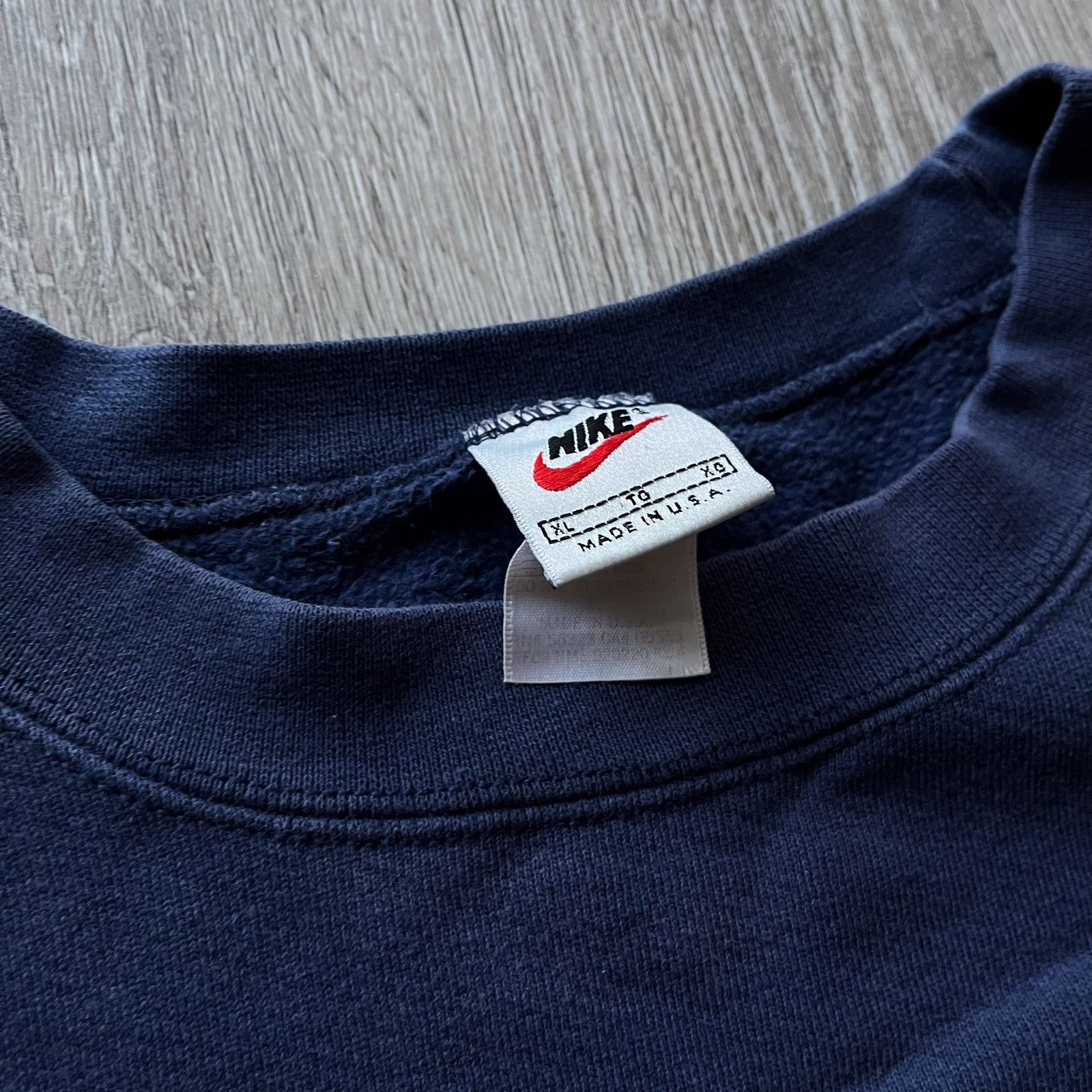 Nike Rare 90s Nike AIR White Tag Swoosh Crewneck Sweater XL USA Size US XL / EU 56 / 4 - 5 Thumbnail