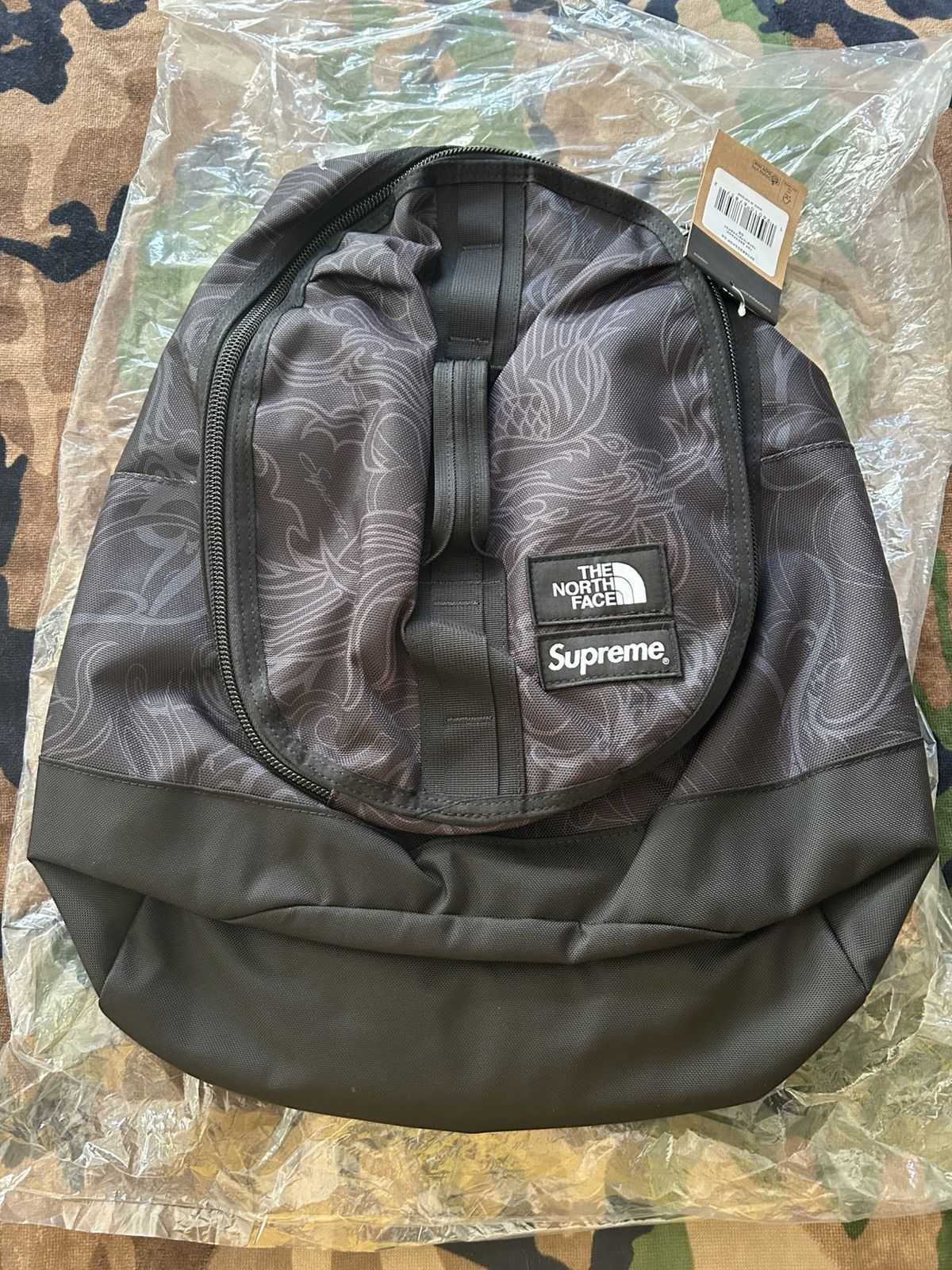 Supreme × The North Face Supreme The North Face Steep Tech Backpack Black Dragon FW22 Size ONE SIZE - 5 Thumbnail