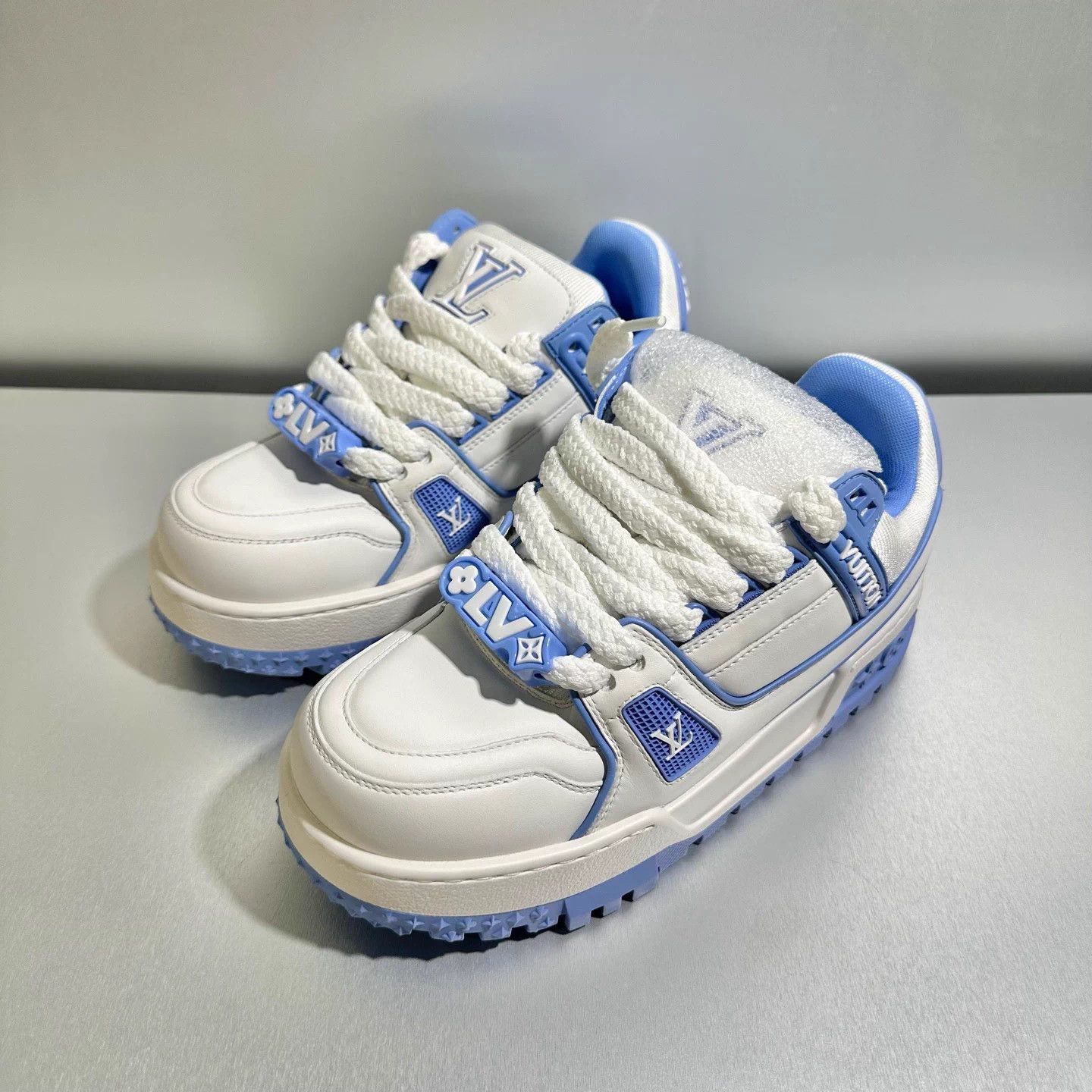 Louis Vuitton Louis Vuitton Trainer White Blue Pangding 36.5 EU new Size US 5.5 / IT 35.5 - 1 Thumbnail