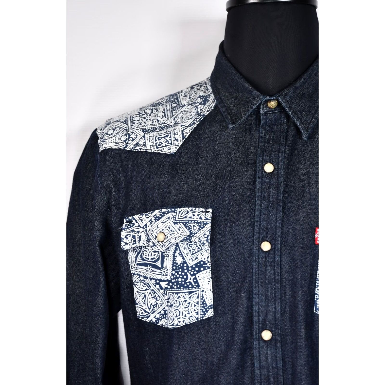 Levi's Levi's Western Shirt Denim Bandana Pearl Snap size L Men Blue Regular Short Sleeve? Size US L / EU 52-54 / 3 - 4 Thumbnail