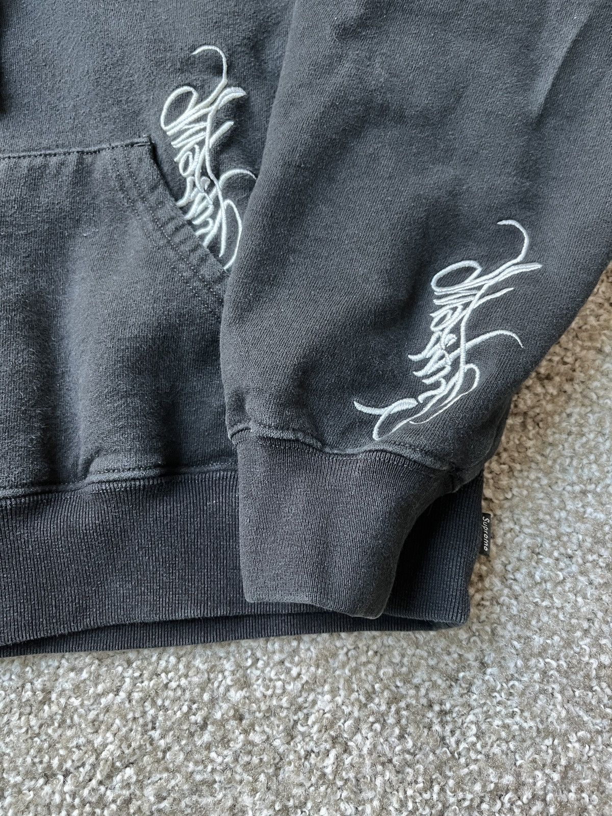 Supreme Supreme Tag Hooded Sweatshirt Black Size Small Size US S / EU 44-46 / 1 - 3 Thumbnail