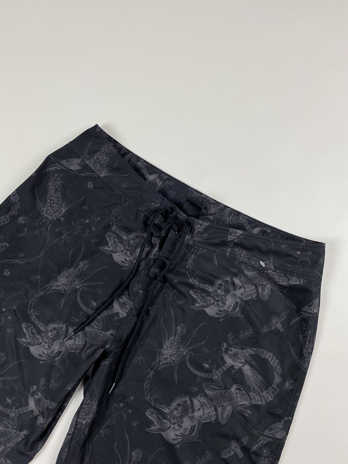 Nike Nike ACG men’s patterned shorts size 38 / XXL Size US 38 / EU 54 - 4 Thumbnail
