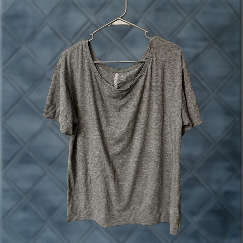 Vintage GapFit T-Shirt Women L Gray Round Neck Short Sleeve Solid Breathe Size L / US 10 / IT 46 - 1 Thumbnail