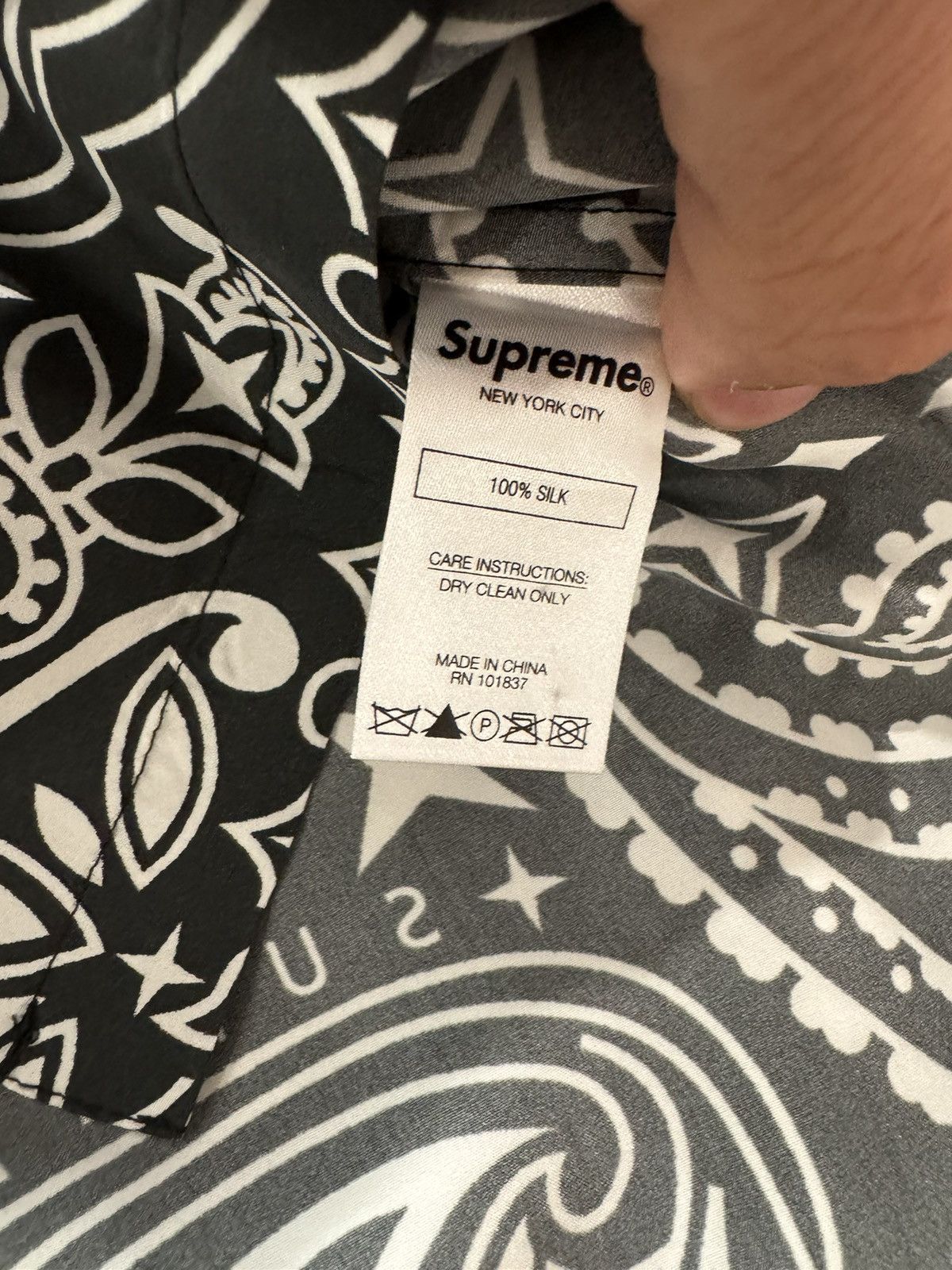 Supreme Supreme Black Bandana Silk S/S Shirt Size US L / EU 52-54 / 3 - 6 Thumbnail