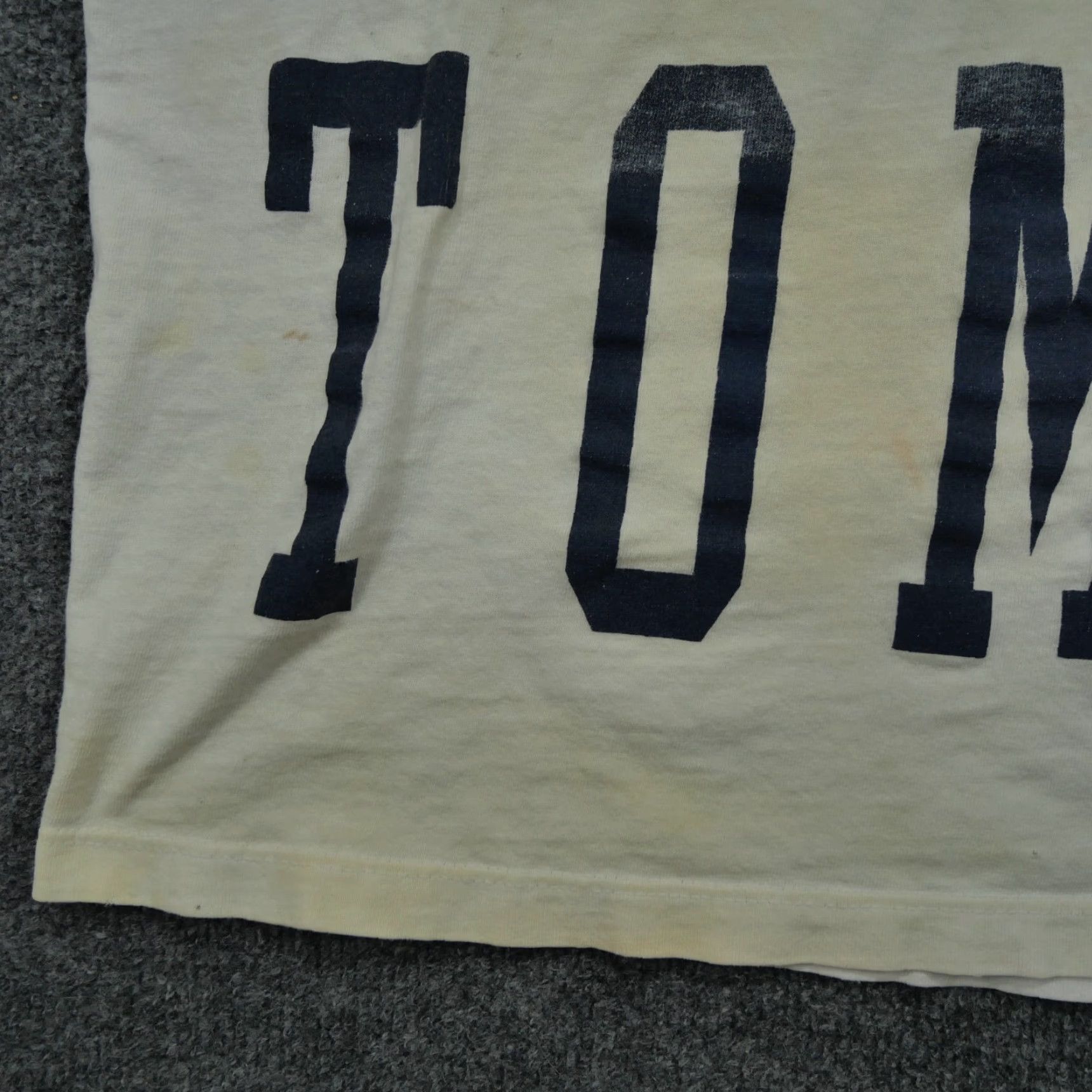 Tommy Hilfiger VINTAGE Tommy Hilfiger T Shirt Adult XL White Distressed Grunge Big Logo 90s Mens Size US XL / EU 56 / 4 - 5 Thumbnail