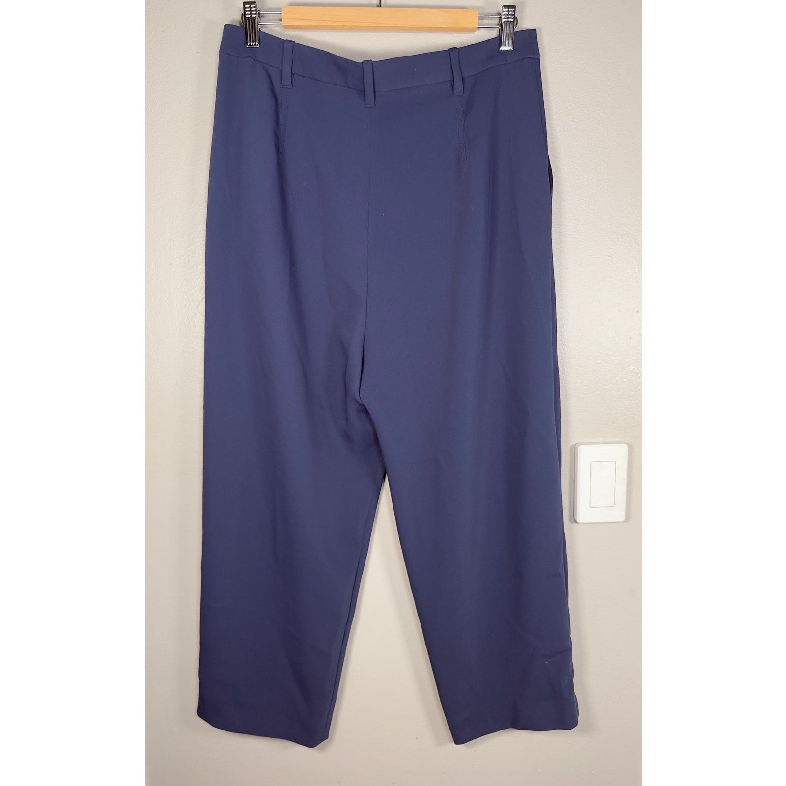 Kenzo NWOT Kenzo Tailored Cropped Trousers $450 size 42IT/8 US Size 30" / US 8 / IT 44 - 4 Thumbnail