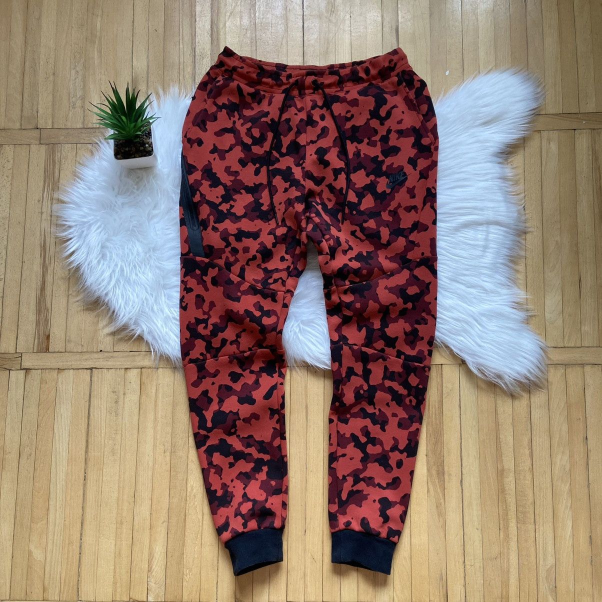 Nike 📌 Nike Tech Fleece Camouflage Red Pants Sweatpants S Size US 30 / EU 46 - 1 Thumbnail