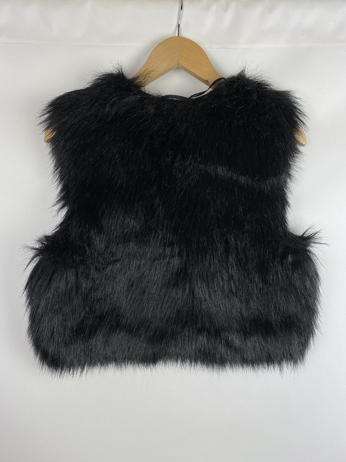 H&M × Jimmy Choo Jimmy Choo for H&M ladies faux fur vest gilet size US 8 Size M / US 6-8 / IT 42-44 - 12 Thumbnail