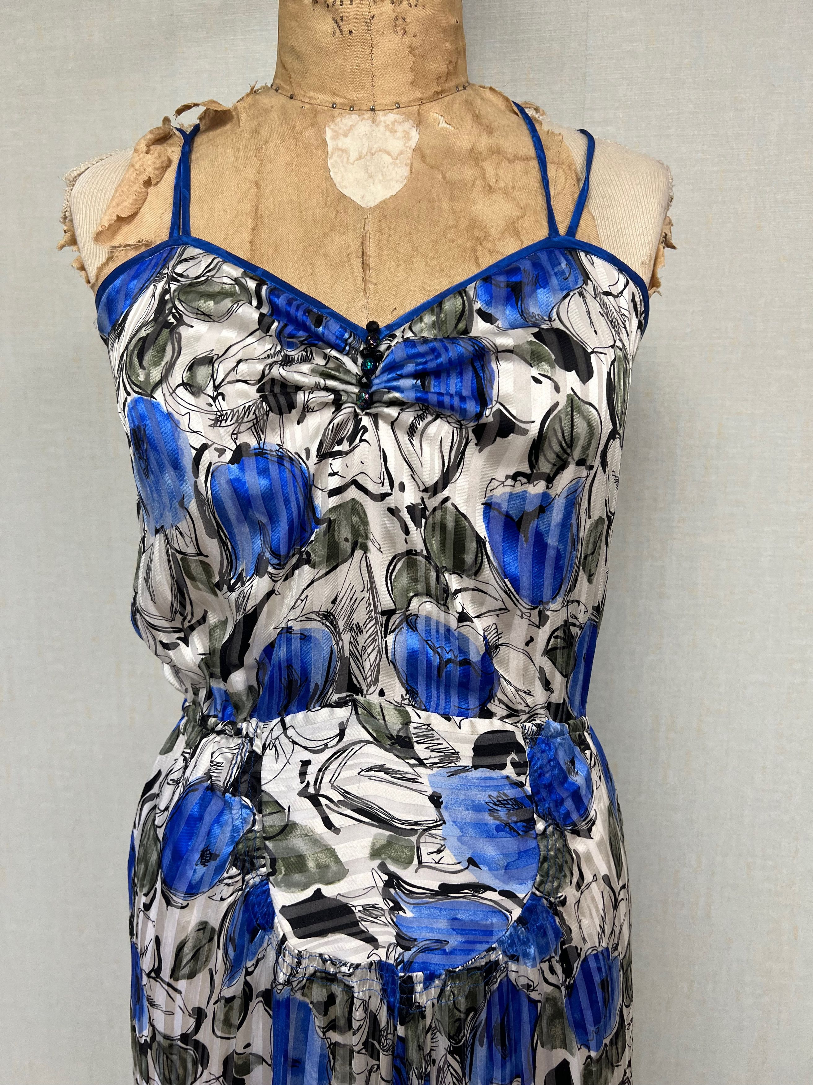 Vintage EUC Vintage 80s Sheila de Vries Silk Floral Maxi Dress Size M / US 6-8 / IT 42-44 - 2 Thumbnail