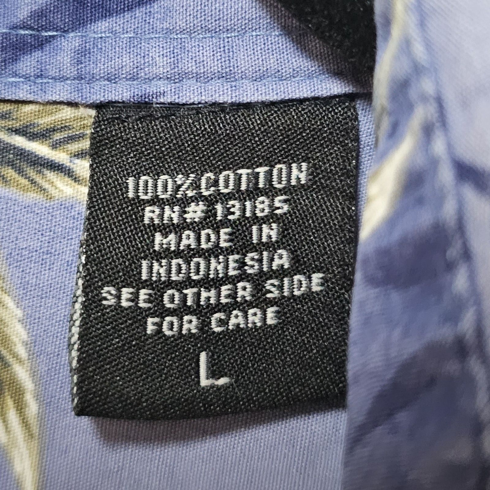 Pierre Cardin Men's Pierre Cardin Hawaiian shirt coconut buttons large. Size US L / EU 52-54 / 3 - 4 Thumbnail