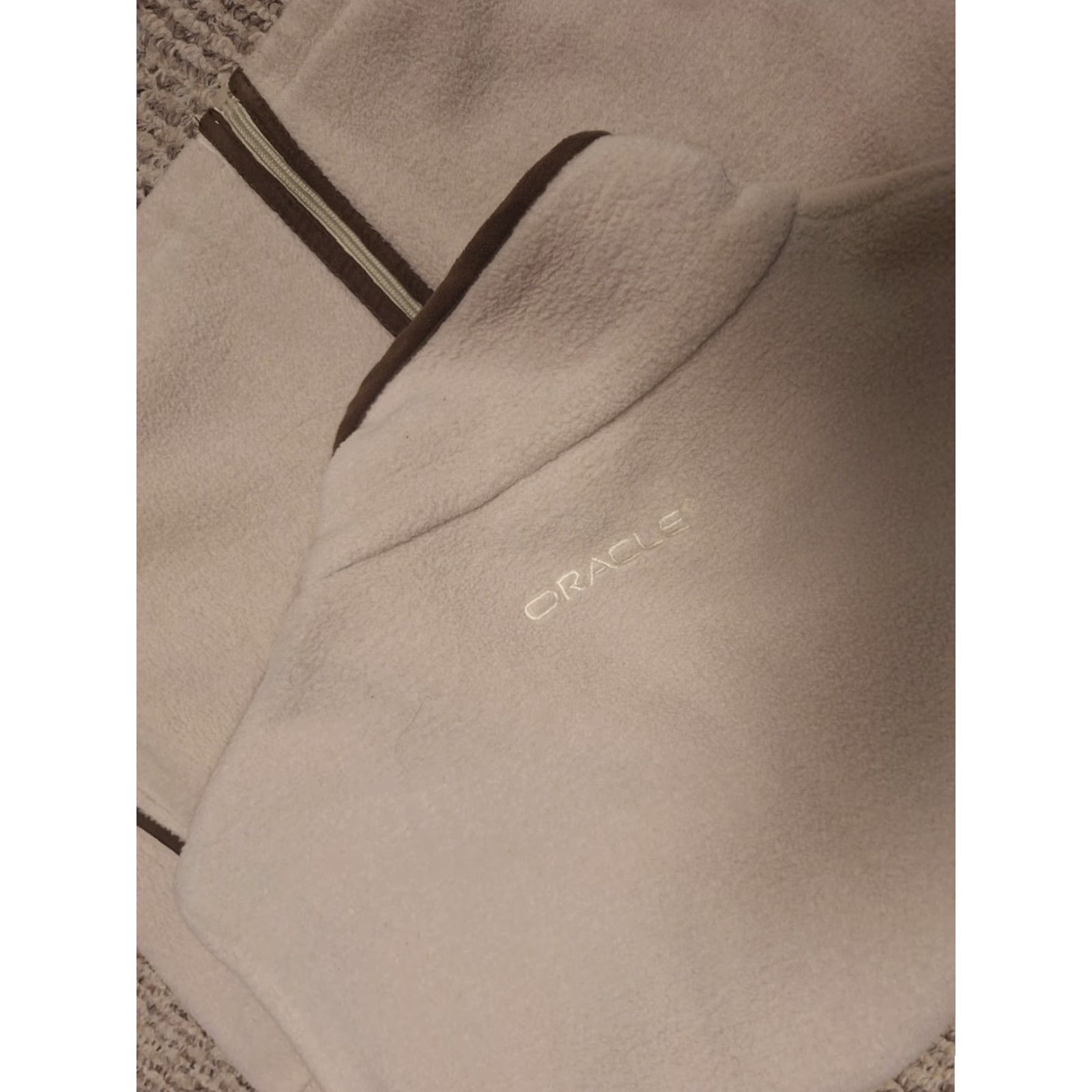 Vintage VINTAGE Oracle Vest Embroidered Zip Cream M Unisex Adults L 2006 Club Excellence fleece Size US M / EU 48-50 / 2 - 5 Thumbnail