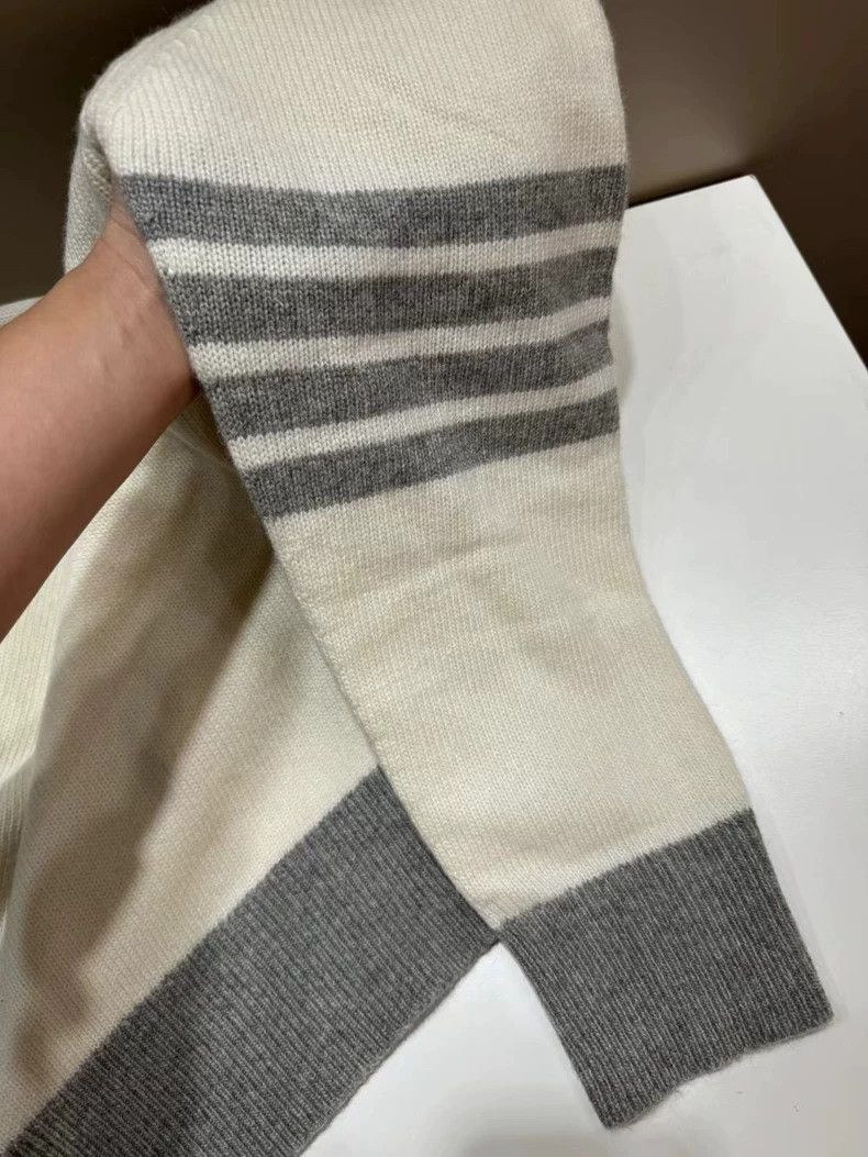 Thom Browne thom browneFW23 Old money style classic four-striped wool c Size US M / EU 48-50 / 2 - 3 Thumbnail