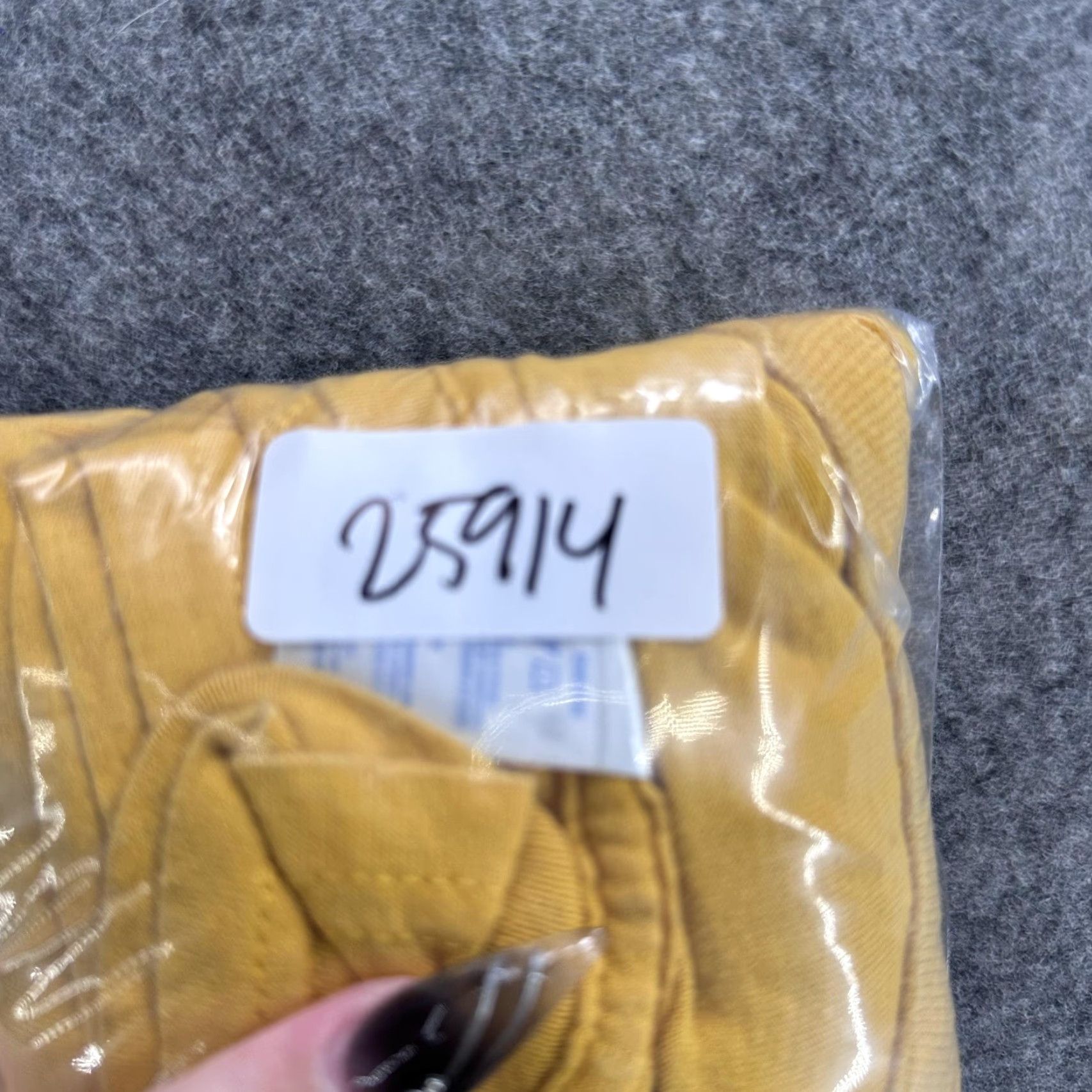 Gildan Out of Darkness Shirt Mens Medium Yellow Graphic Christian 2020 St Bernadette Size US M / EU 48-50 / 2 - 7 Thumbnail