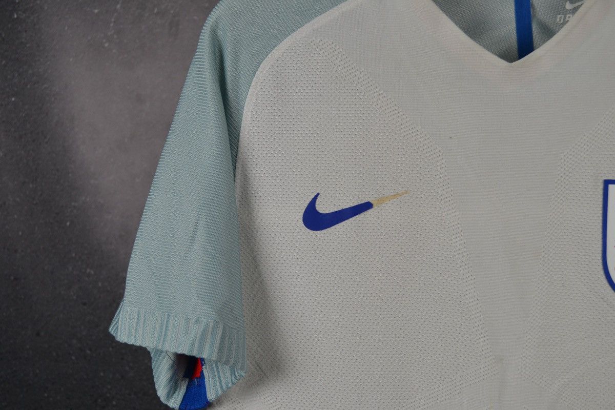 Nike England 2016 2018 World cup player issue Nike soccer jersey Size US L / EU 52-54 / 3 - 8 Thumbnail