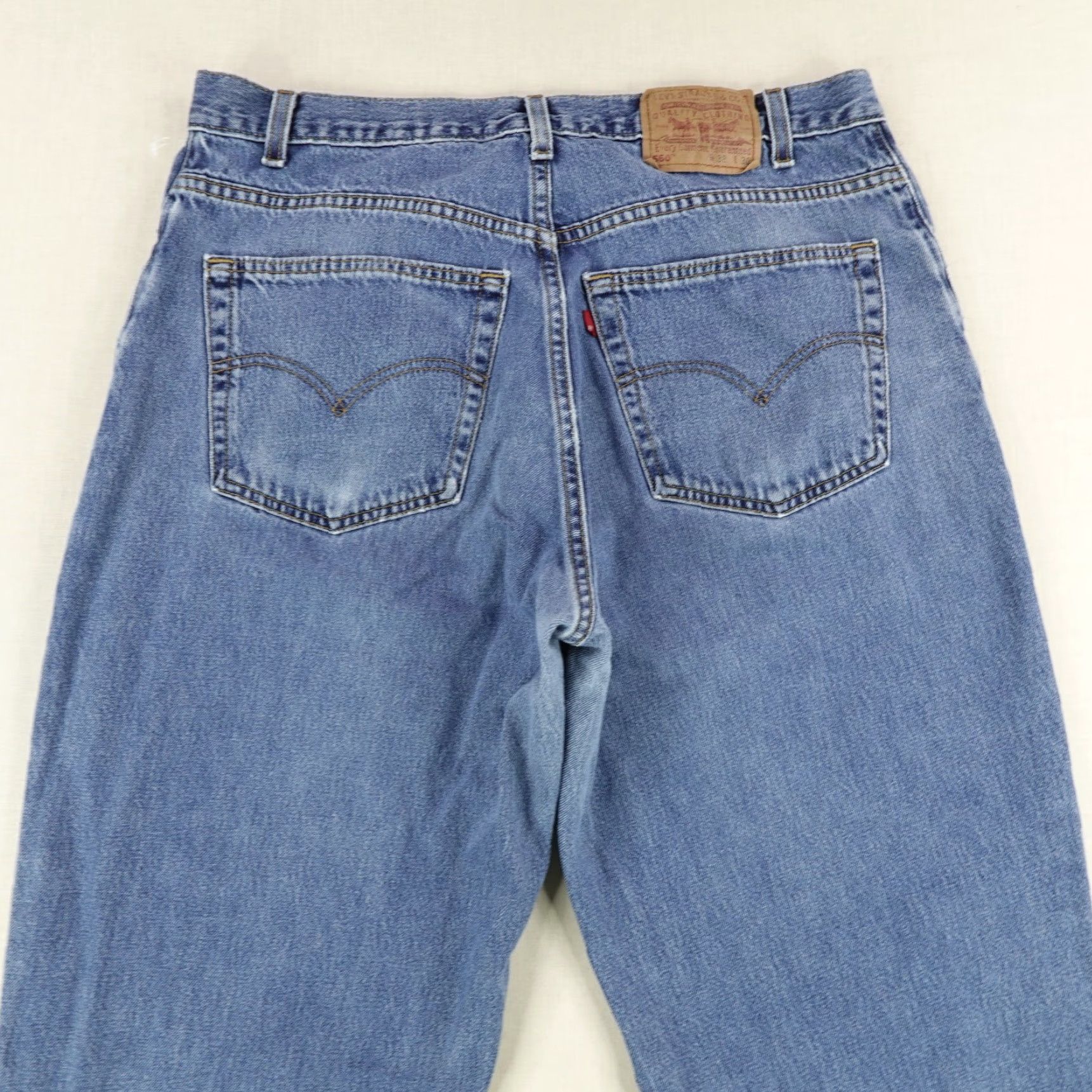 Levi's VINTAGE Levi's Jeans Mens 38x30 Blue Denim 560 Tapered 90s Faded Baggy Size US 37 - 5 Thumbnail