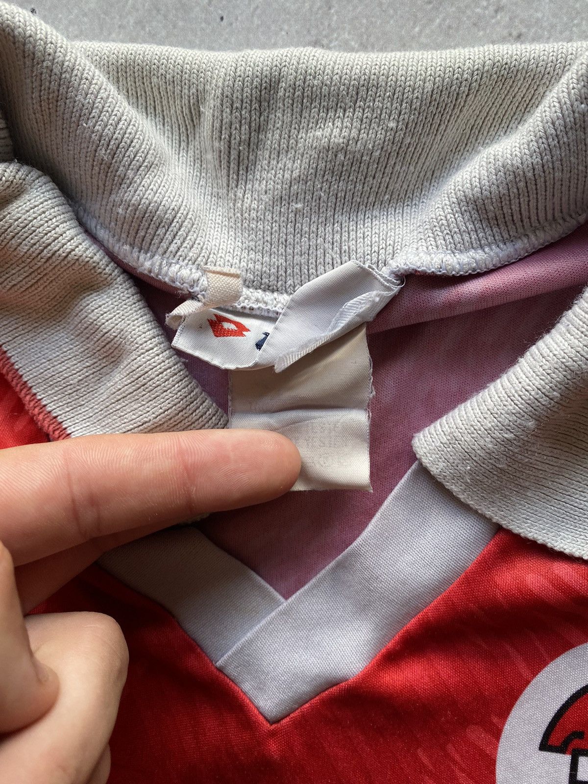 Lotto Sport × Vintage Vintage Switzerland 1994/1996 Home Soccer Jersey Hype Y2K Size US M / EU 48-50 / 2 - 6 Thumbnail
