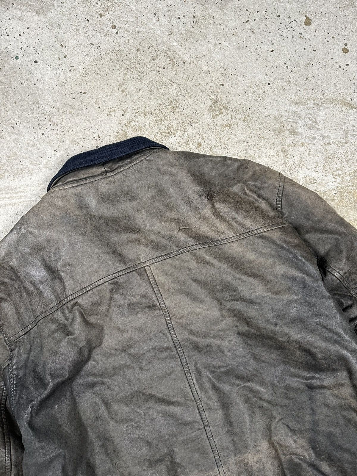 Other Vintage 90s Black Distressed Leather Bomber Jacket Army Size US XL / EU 56 / 4 - 16 Thumbnail