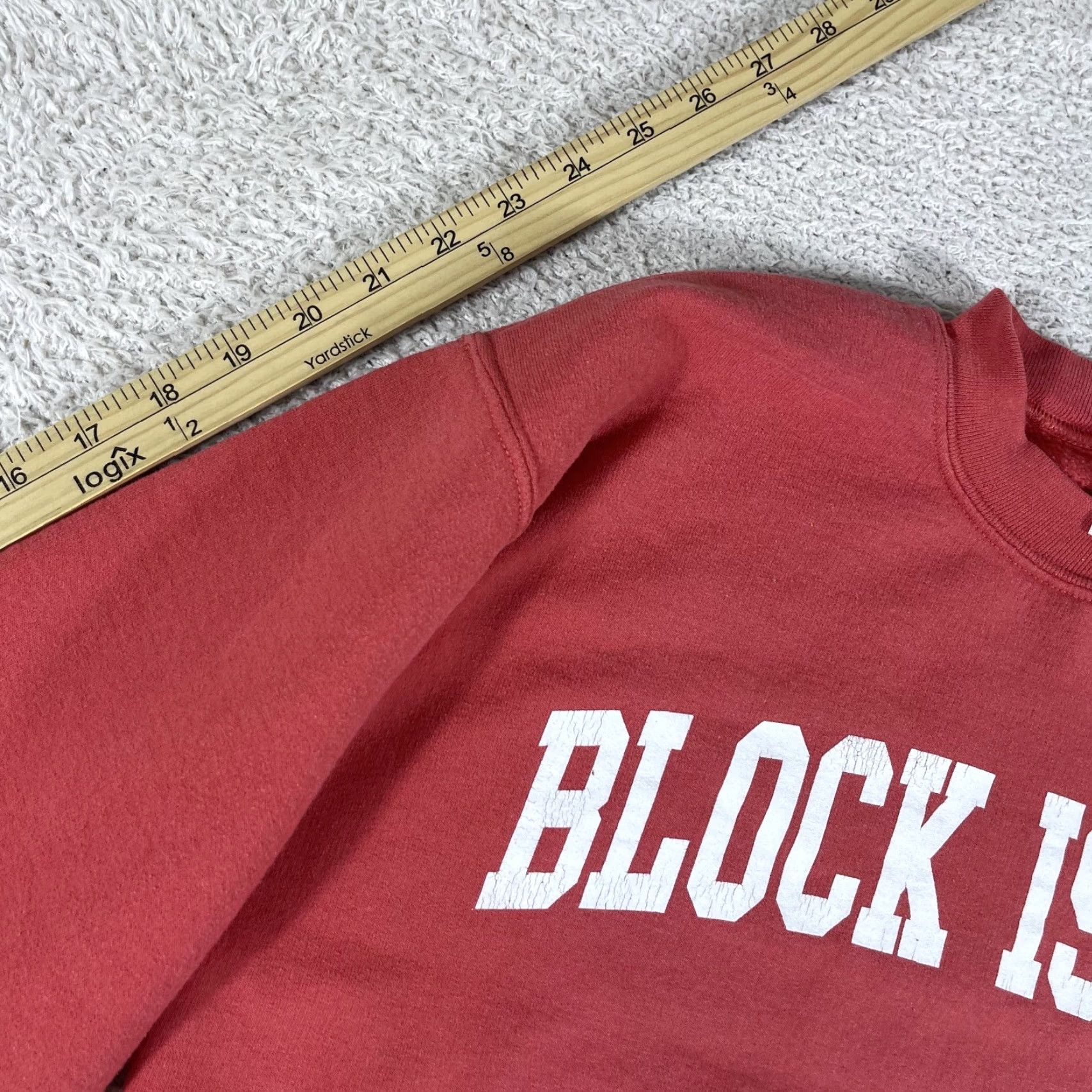 Gildan VINTAGE Gildan Block Island Crewneck Sweatshirt Sweatshirt Adults Small Pink Beach Y2K New England Mens Size US S / EU 44-46 / 1 - 6 Thumbnail