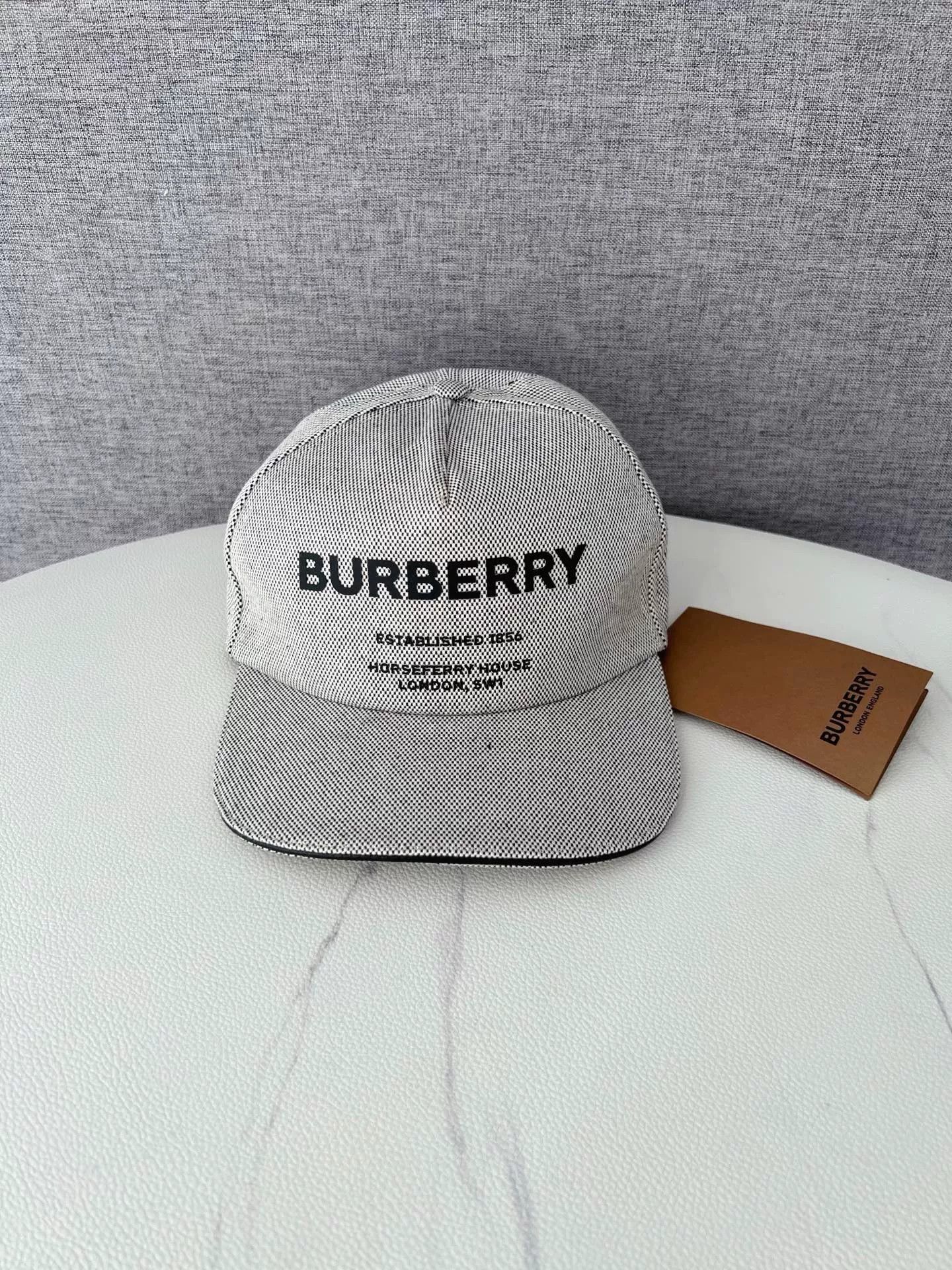 Burberry Burberry Classic Black Logo Baseball Cap Size ONE SIZE - 1 Thumbnail