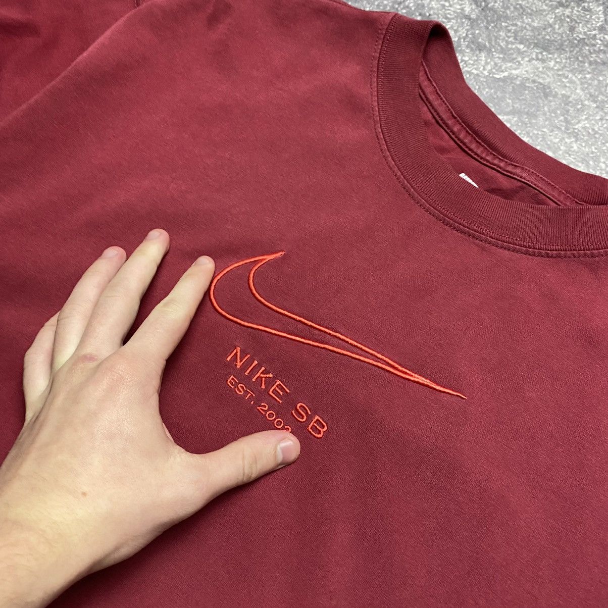 Vintage Men’s Nike SB Big swoosh y2k hype tee Size US M / EU 48-50 / 2 - 3 Thumbnail