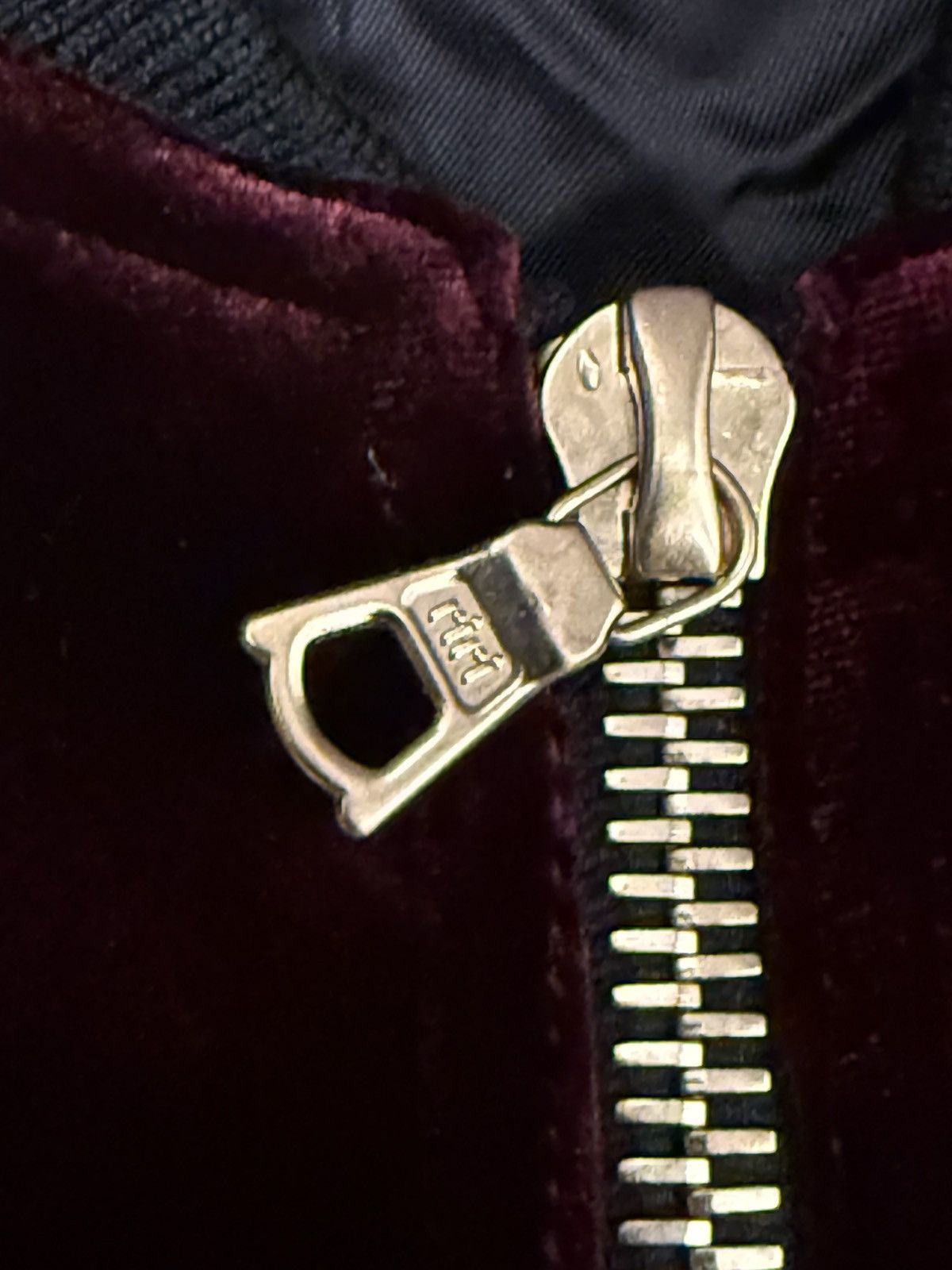 Sandro ***FINAL DROP***RARE SANDRO CURVED ARM VELVET BOMBER SZ 2/M Size US M / EU 48-50 / 2 - 4 Thumbnail