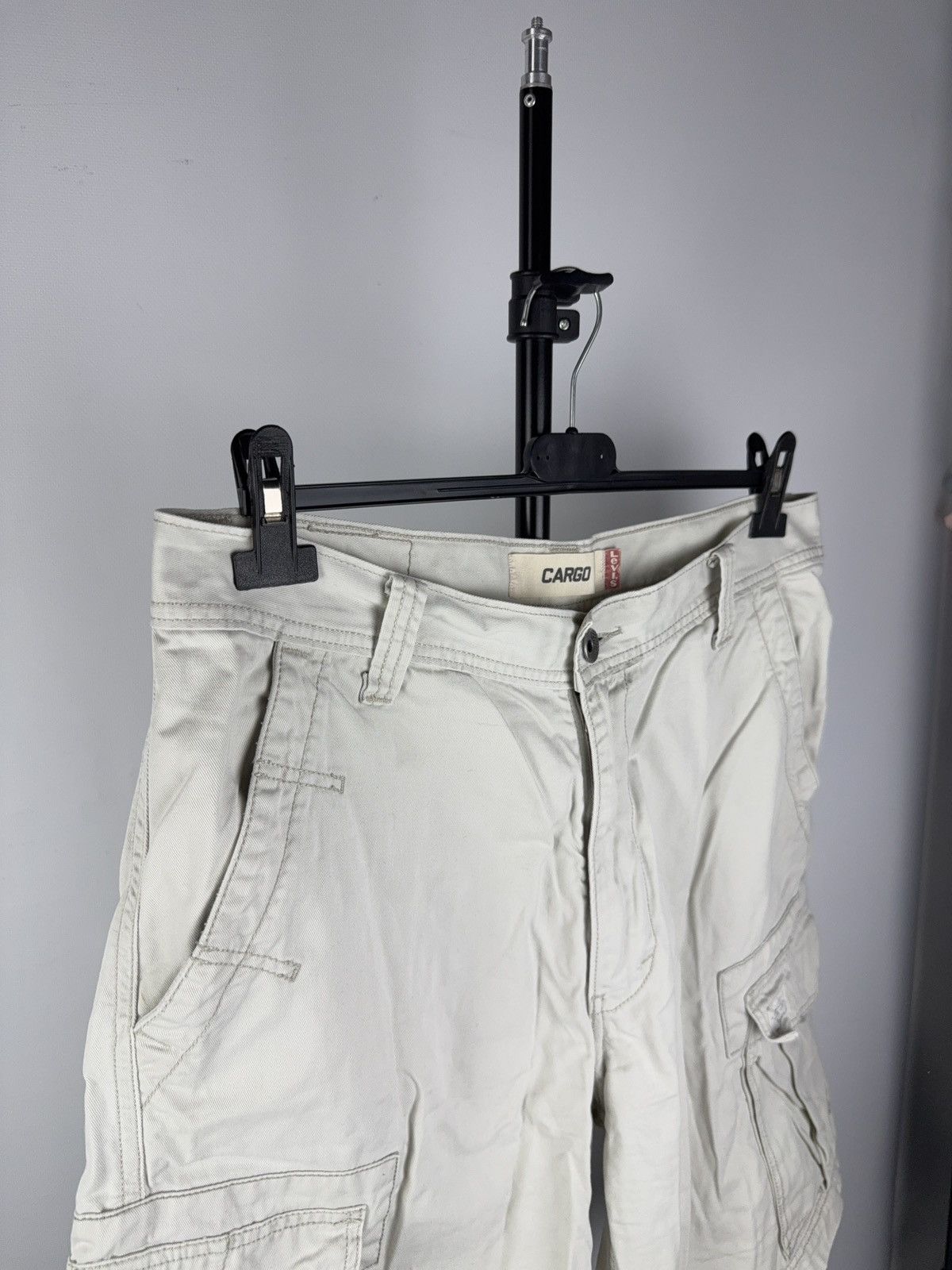 Levi's × Vintage Crazy Vintage 00s Baggy Skater Style Levis Cargo Shorts Size US 33 - 7 Thumbnail